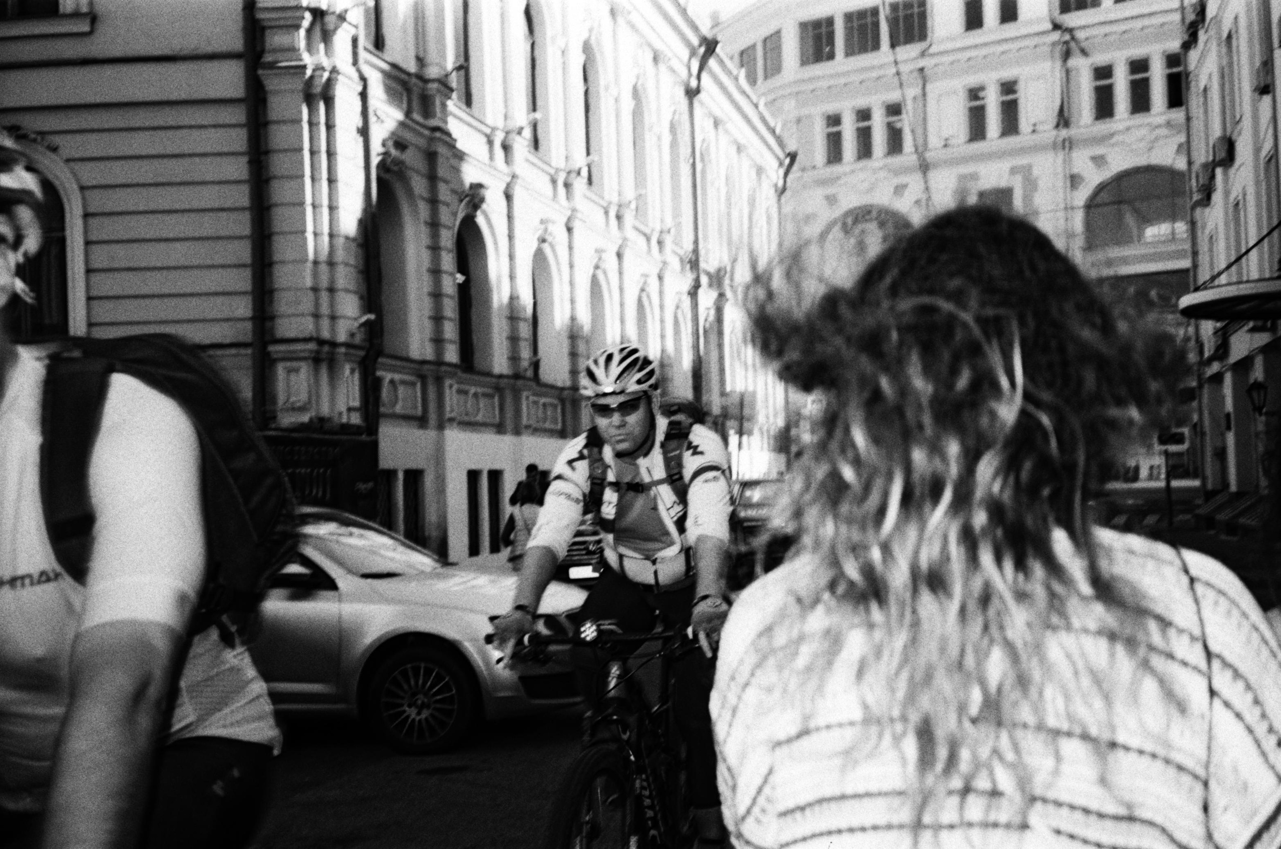 Étrangers. Carolinetru