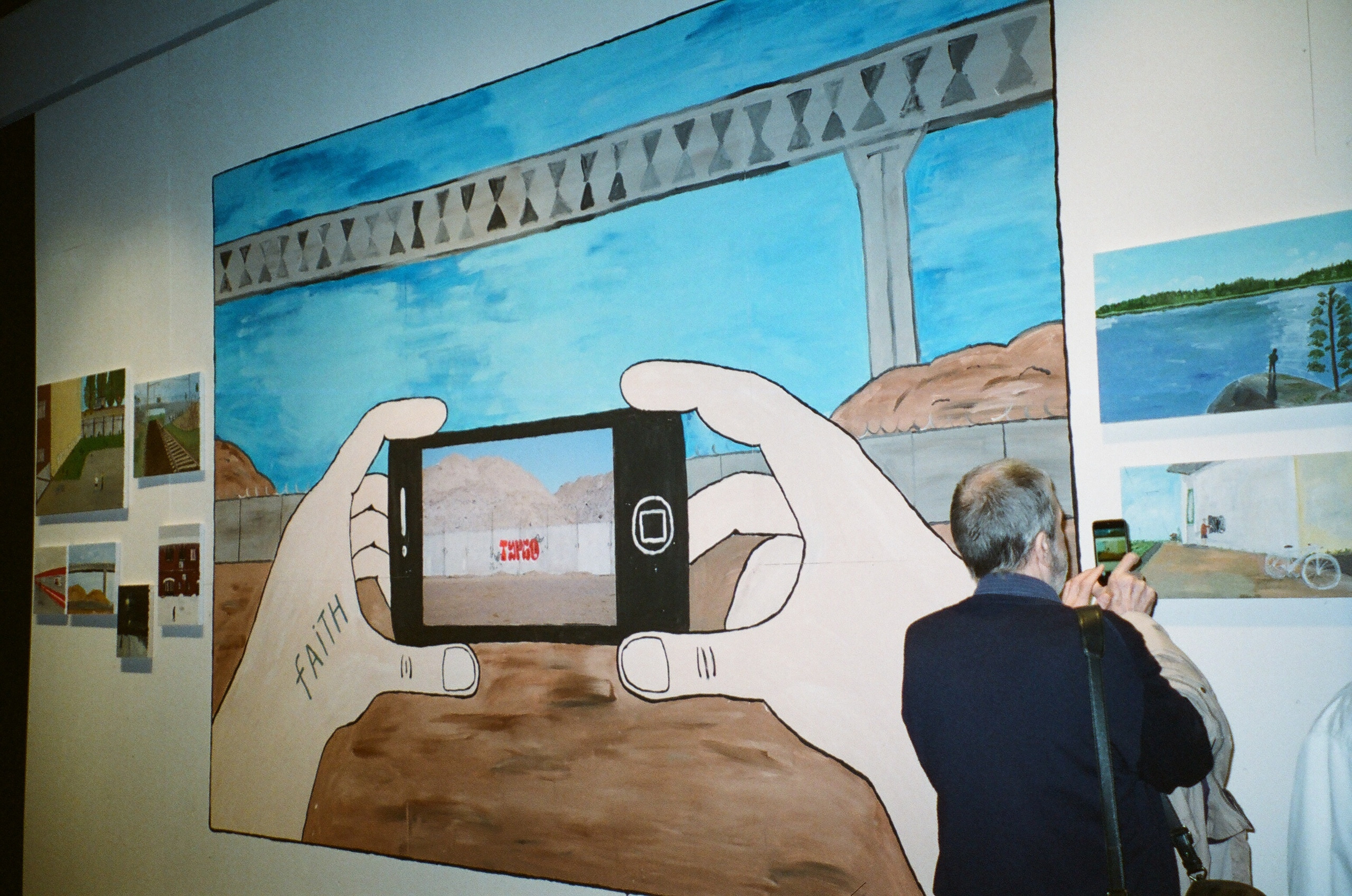 Étrangers. Carolinetru