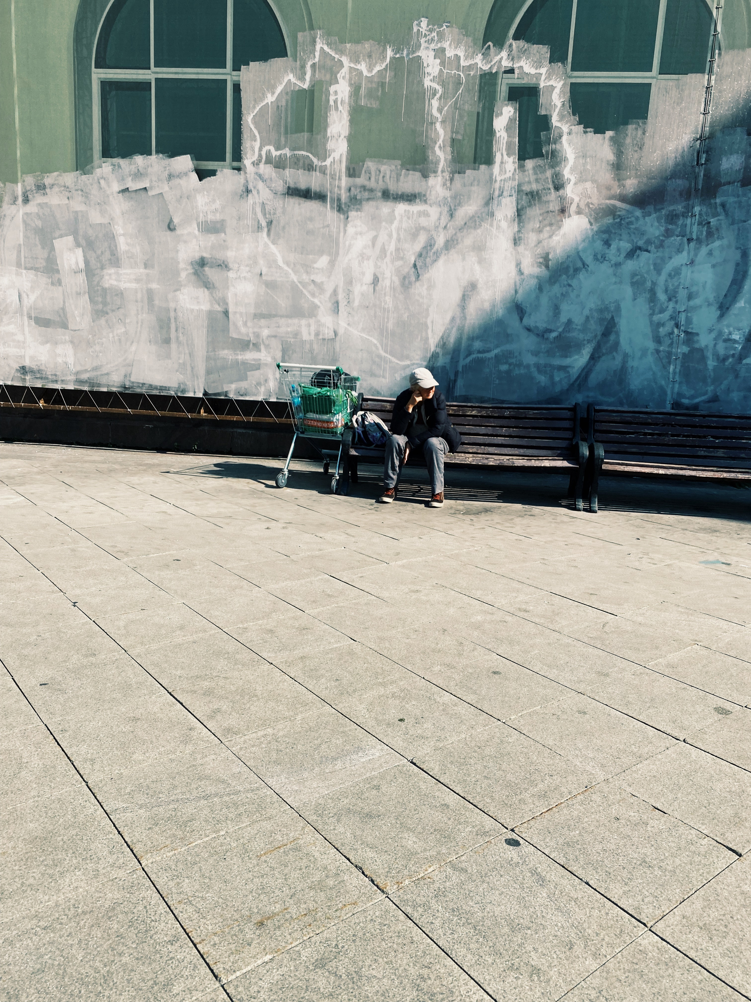 Étrangers. Carolinetru