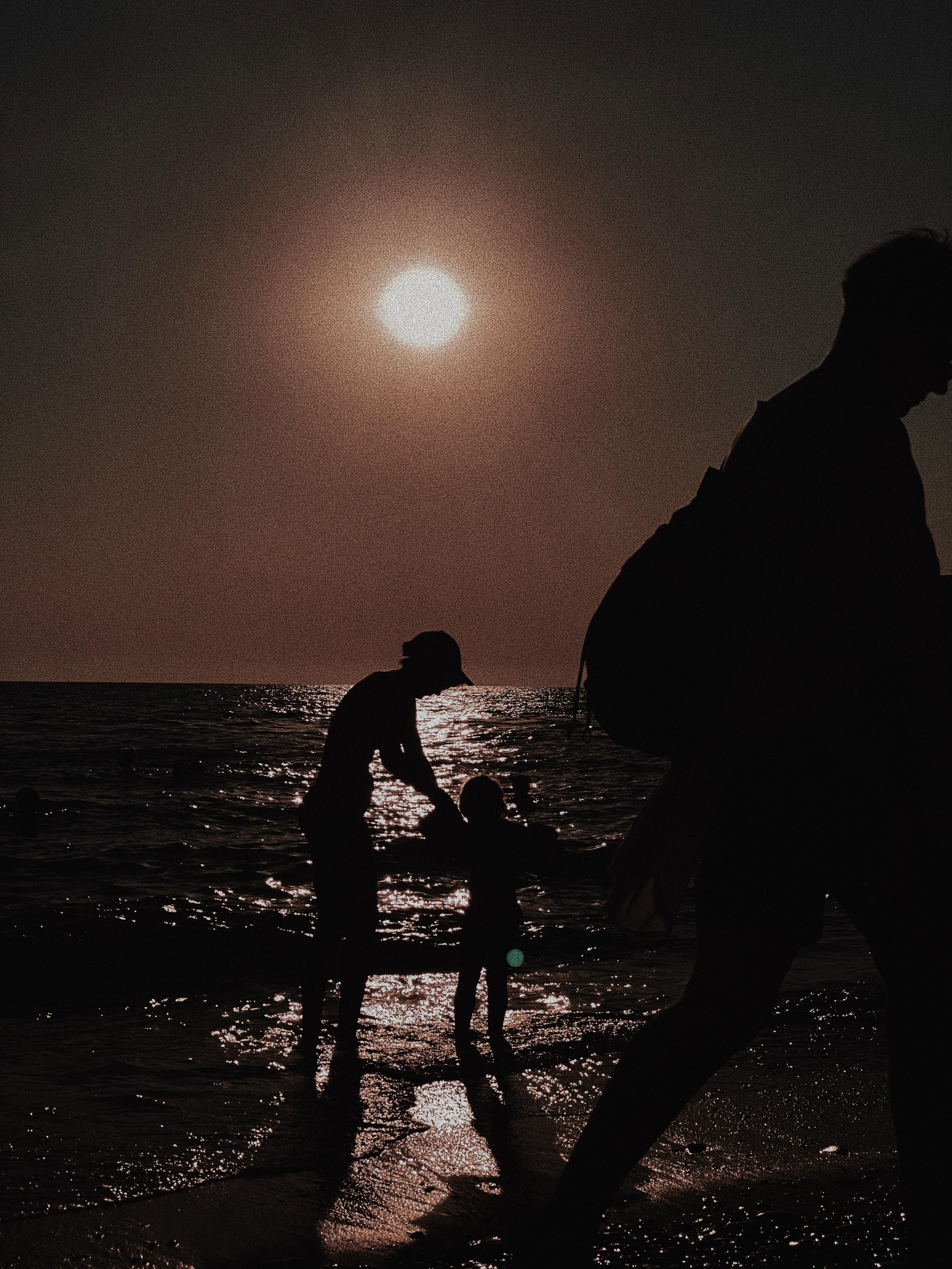 Étrangers. Carolinetru