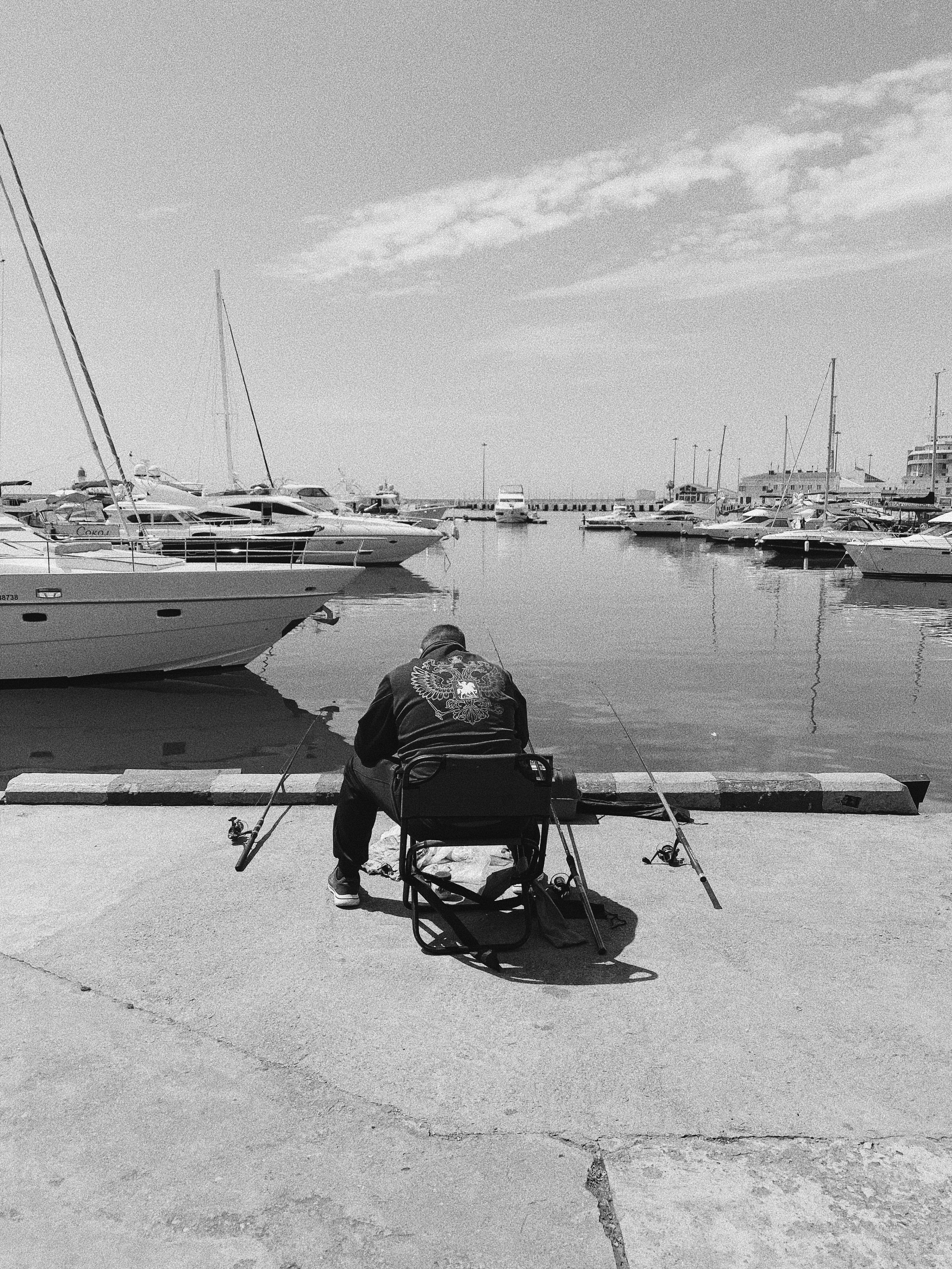 Étrangers. Carolinetru