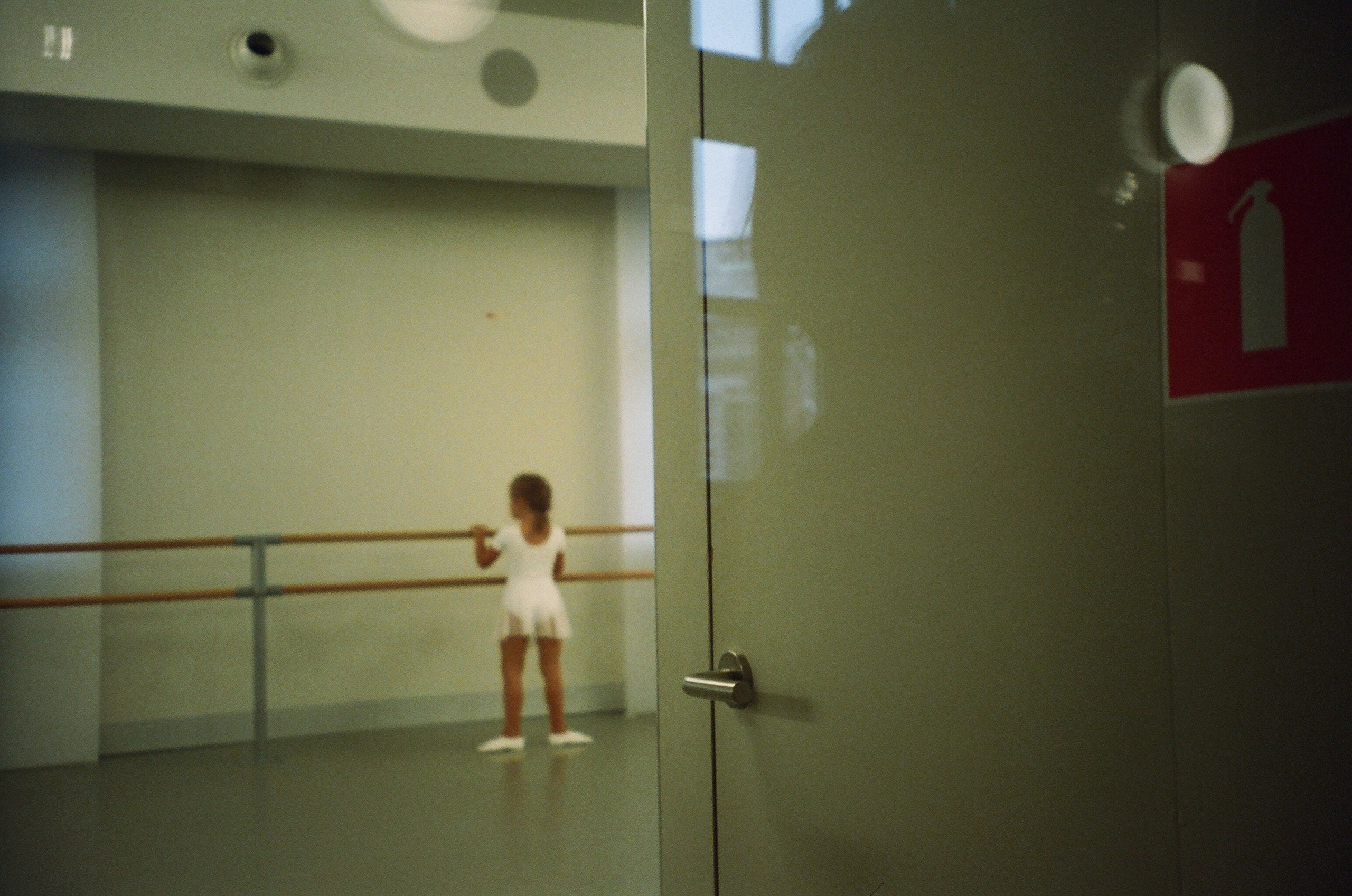 Étrangers. Carolinetru