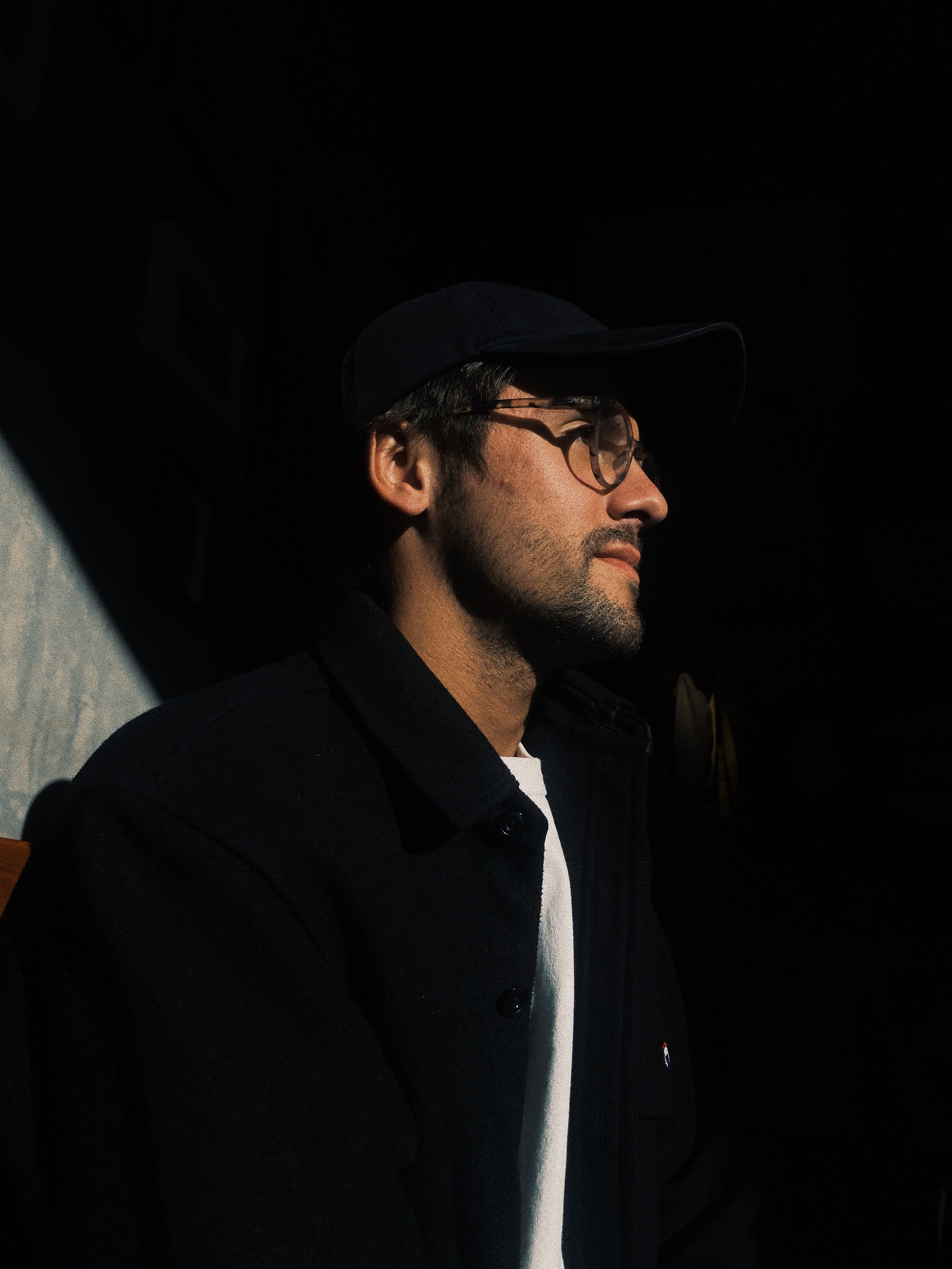 Étrangers. Carolinetru