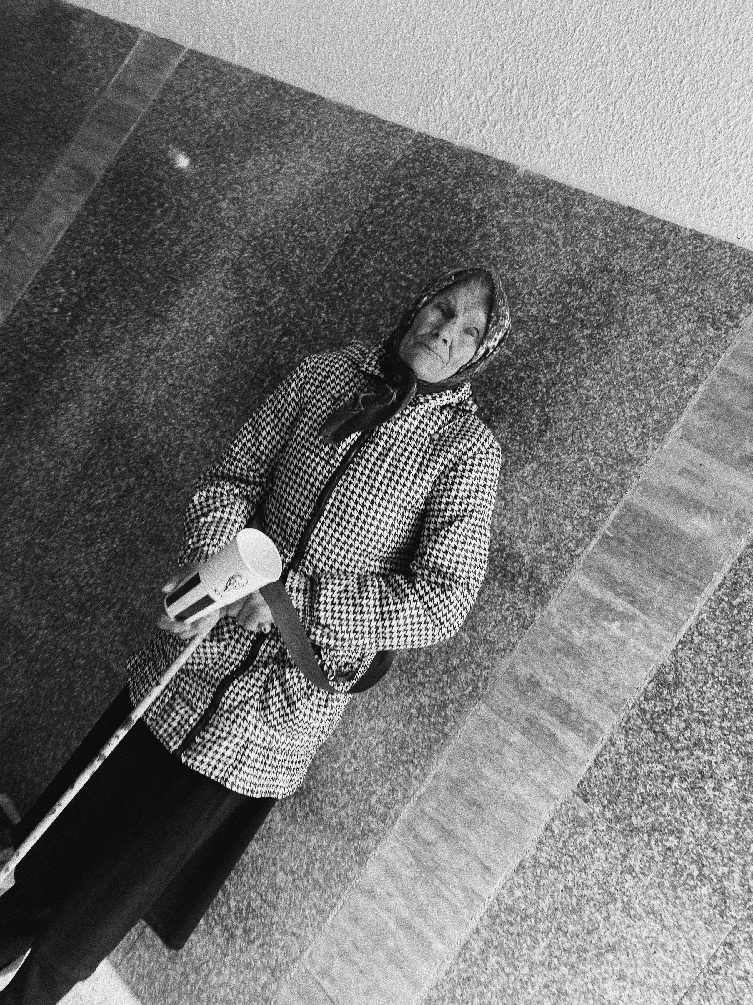 Étrangers. Carolinetru