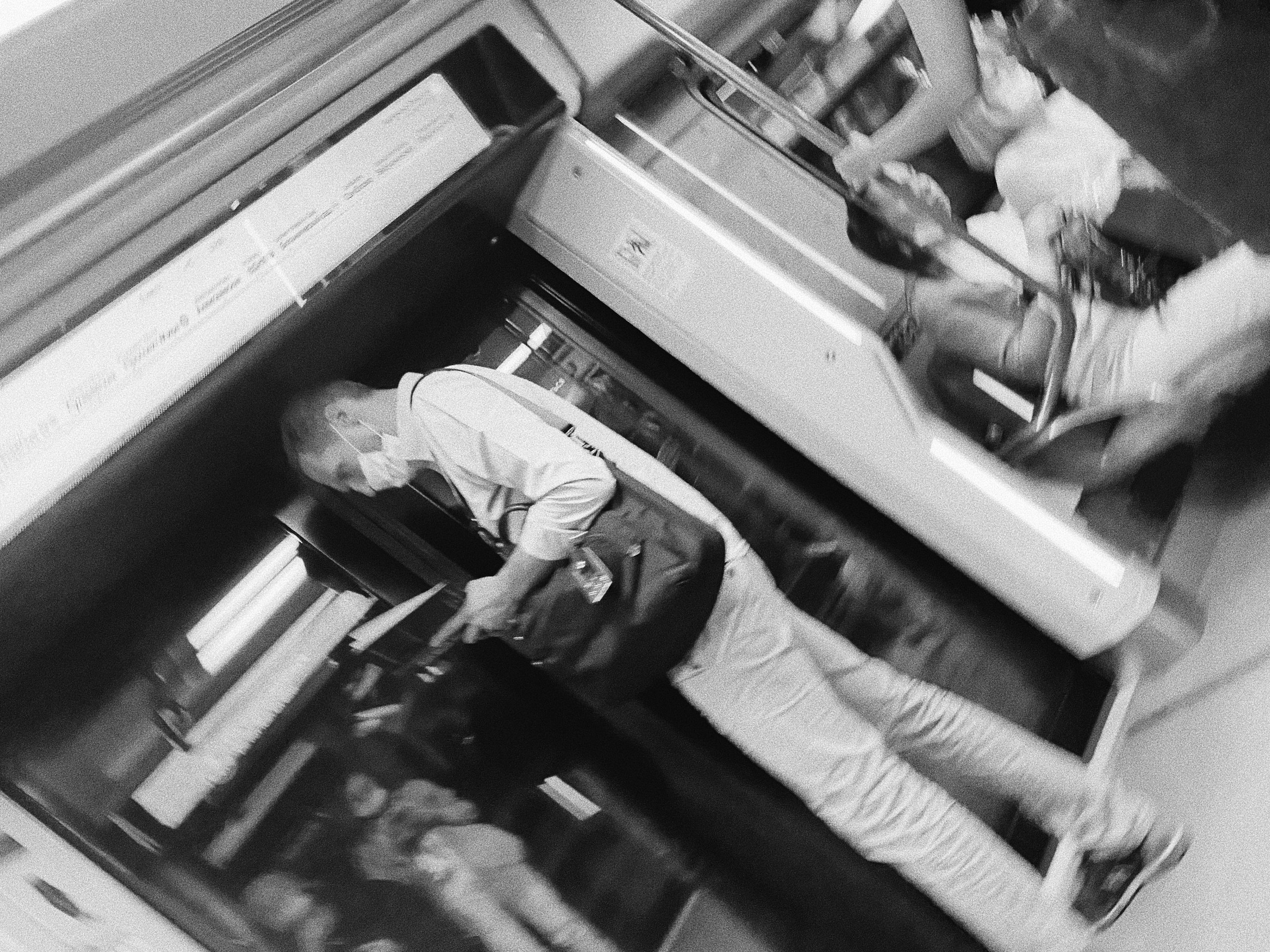 Étrangers. Carolinetru