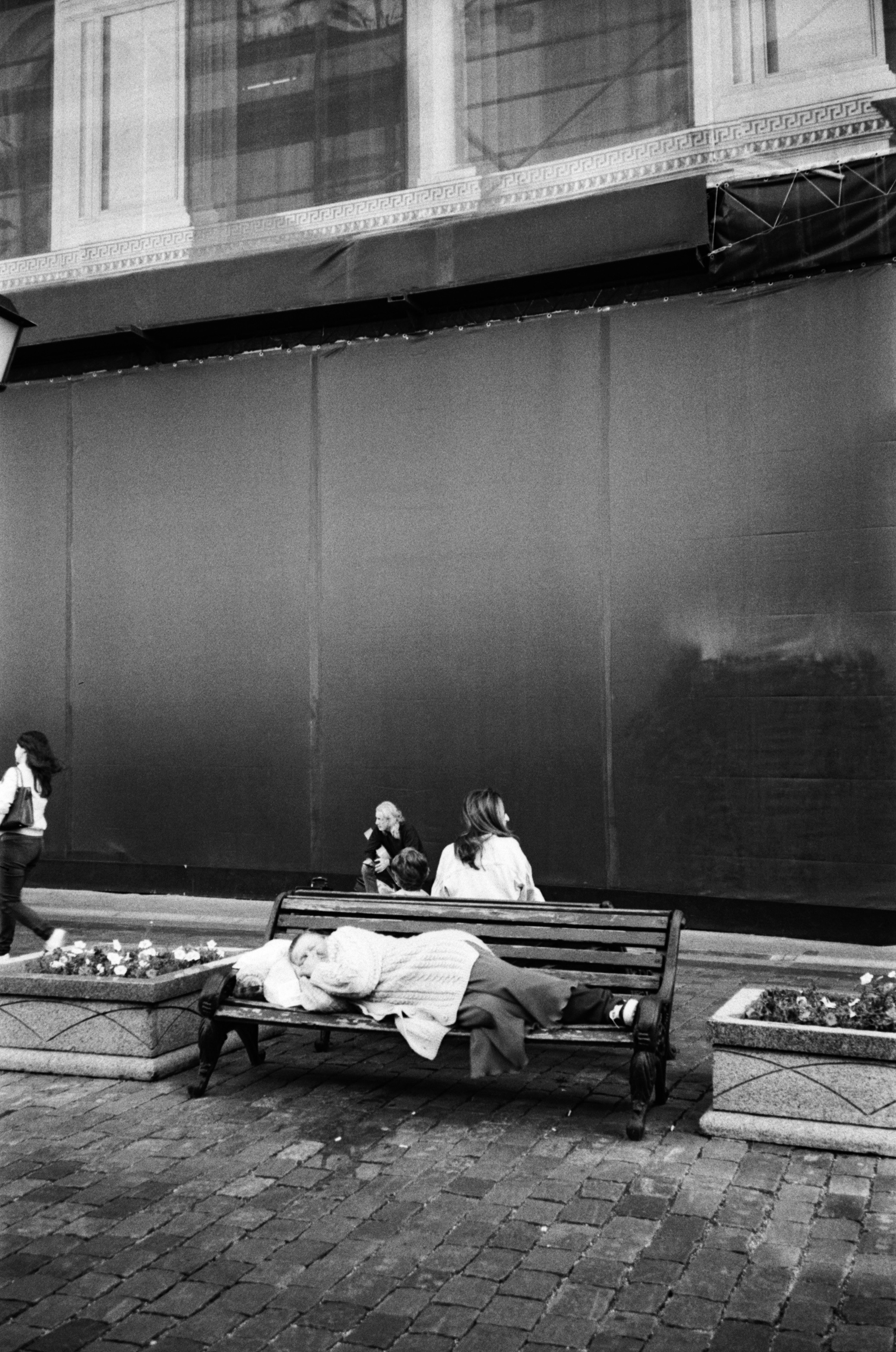 Étrangers. Carolinetru