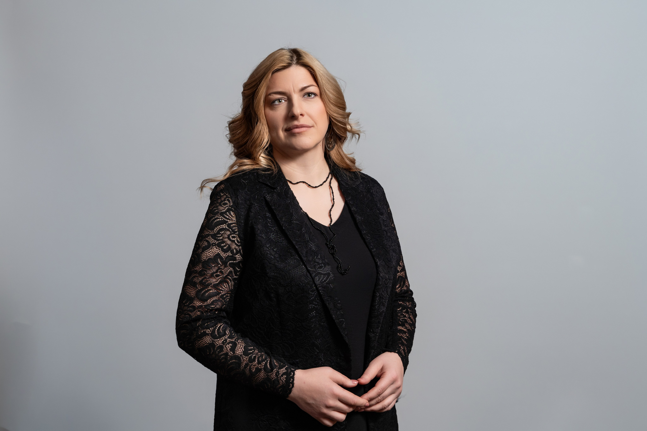 Корпоративные портреты сотрудников. Свадебный и семейный фотограф в Омске Белозерова Александра