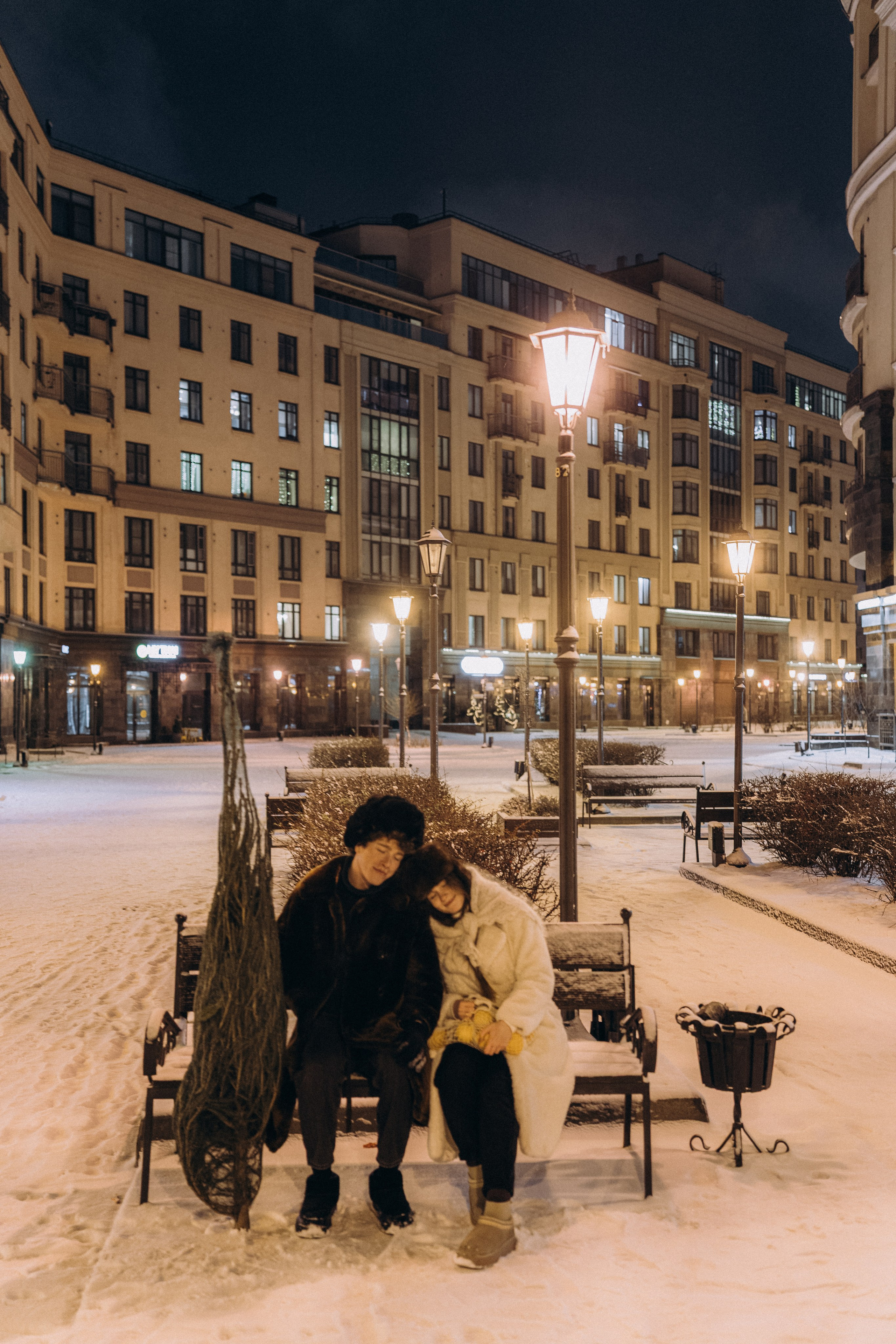 НОВОГОДНЯЯ ПРОГУЛКА ПАРЫ ПО ЧЕРНЫШЕВСКОЙ ПЕРЕД НОВЫМ ГОДОМ. Профессиональный фотограф, Санкт-Петербург — Виктория Богомолова