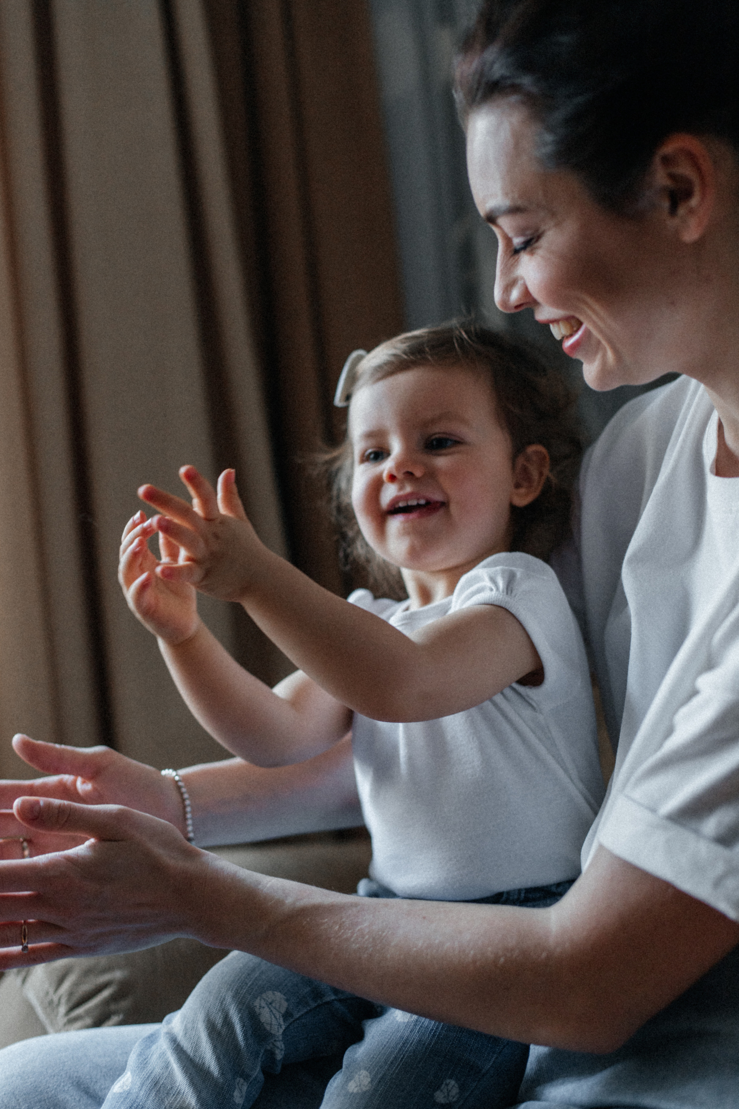 Rita & Uljana. Family and portrait photographer Helsinki