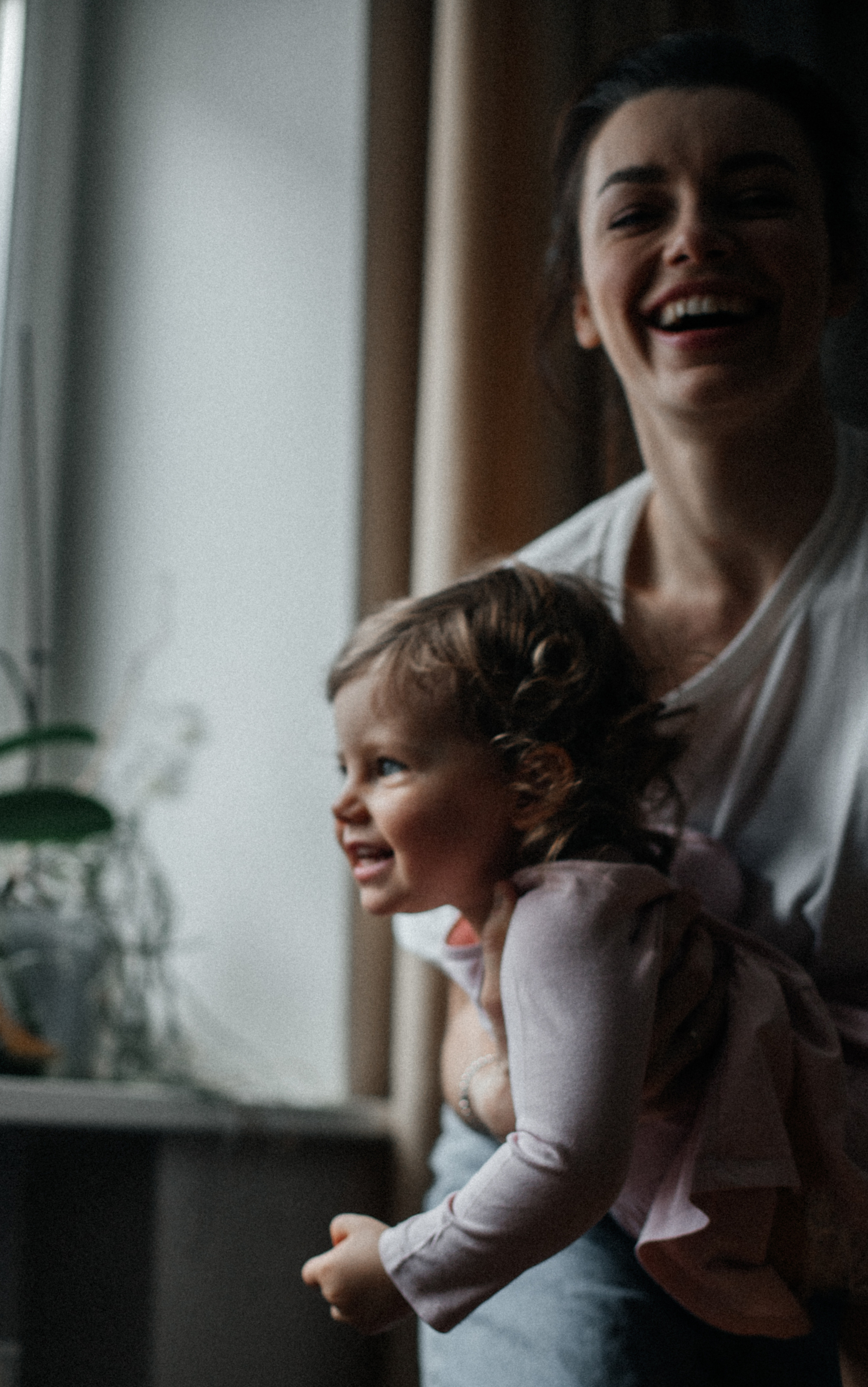 Rita & Uljana. Family and portrait photographer Helsinki