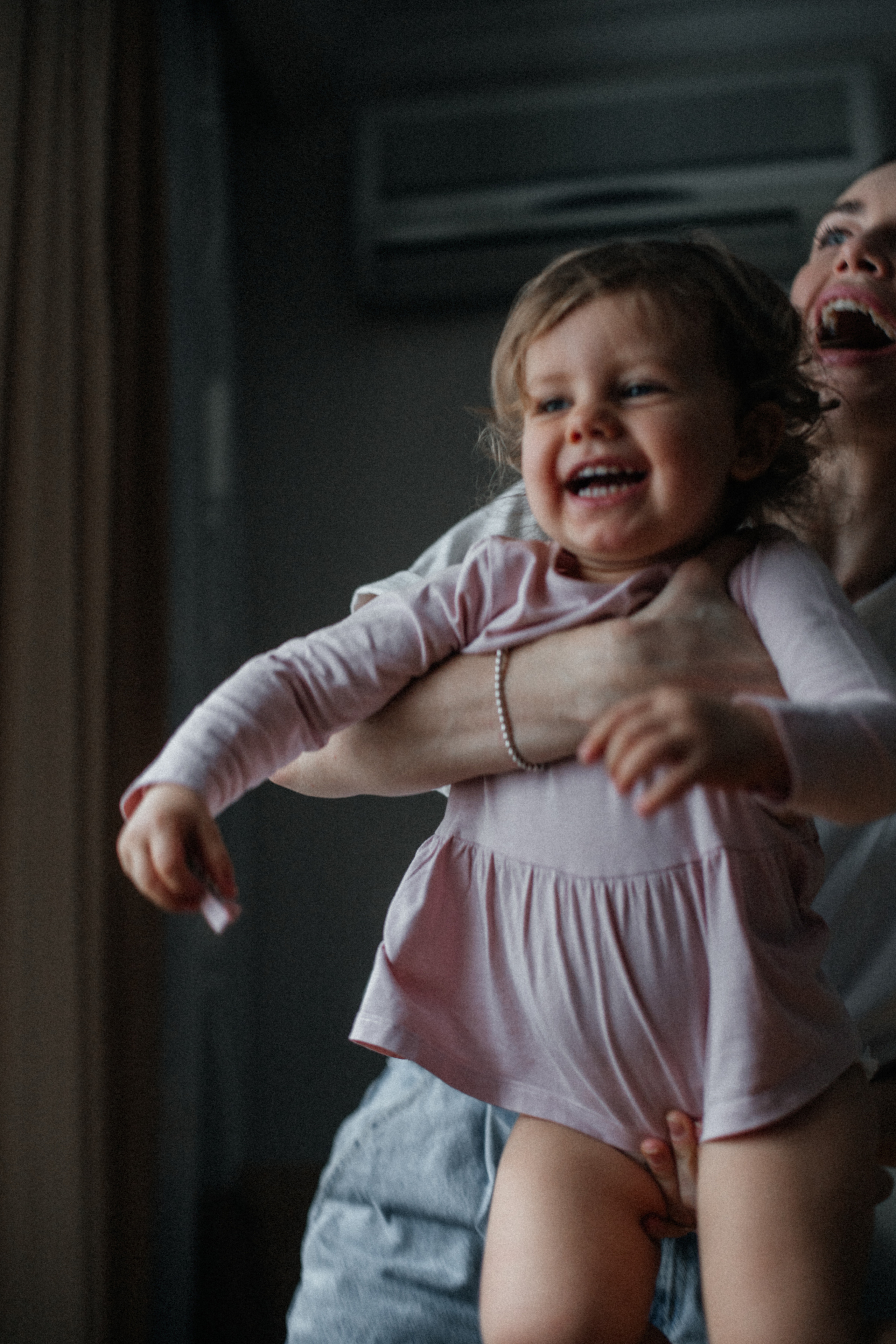 Rita & Uljana. Family and portrait photographer Helsinki