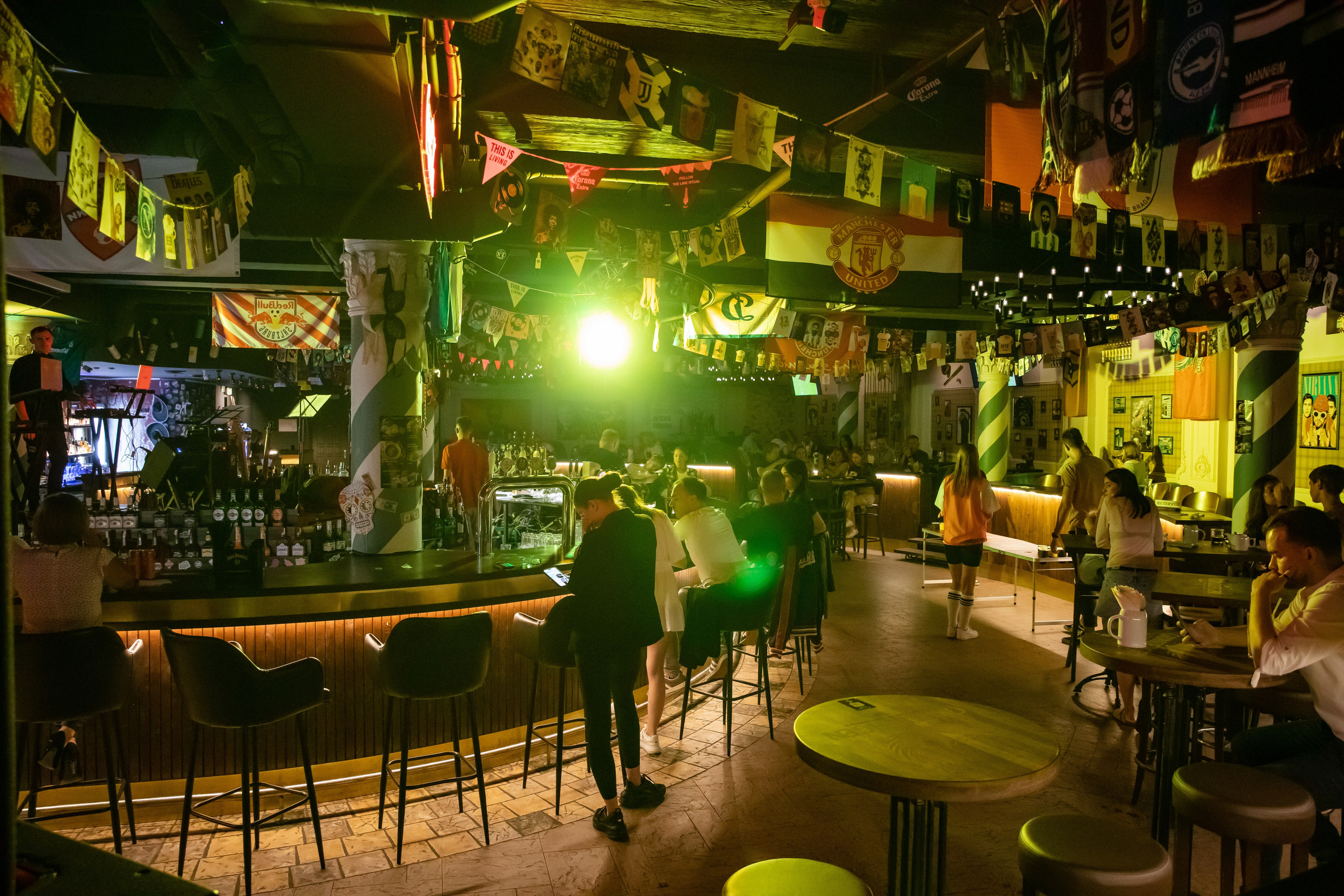 Паб 12. Репортажный фотограф Минск ❘ Костецкий Илья ❘ Беларусь