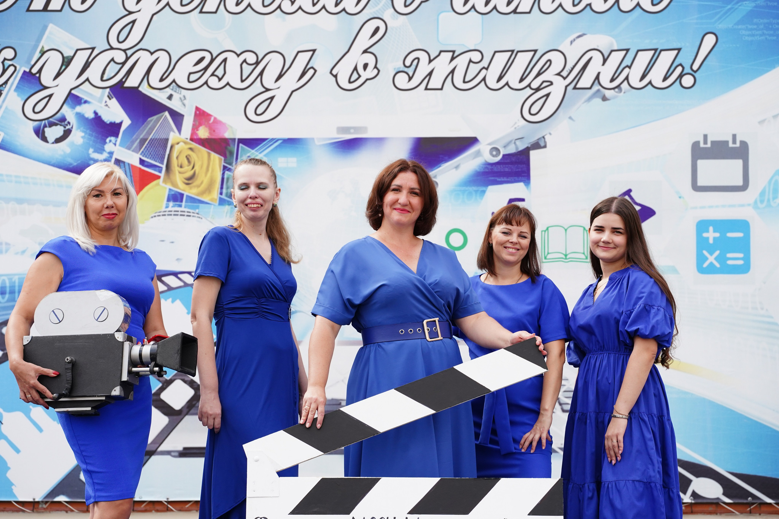 1 сентября Линейка. MEMENTO.Выпускные альбомы, школьные, юбилейные и другие книги. Ростов-на-Дону