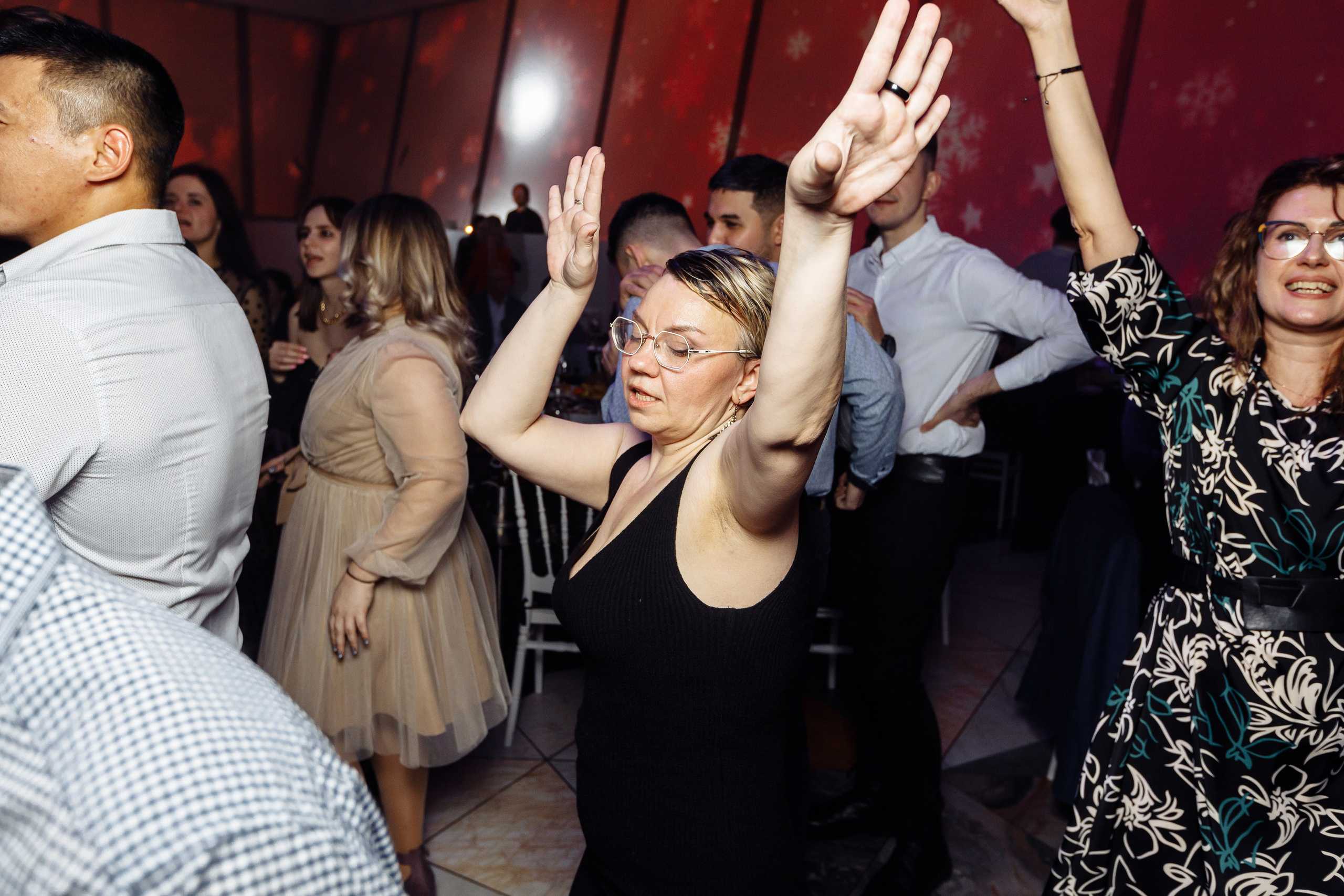 Корпоратив ПолСтраны. Свадебный и портретный фотограф в Королёве Сергей Чихарев