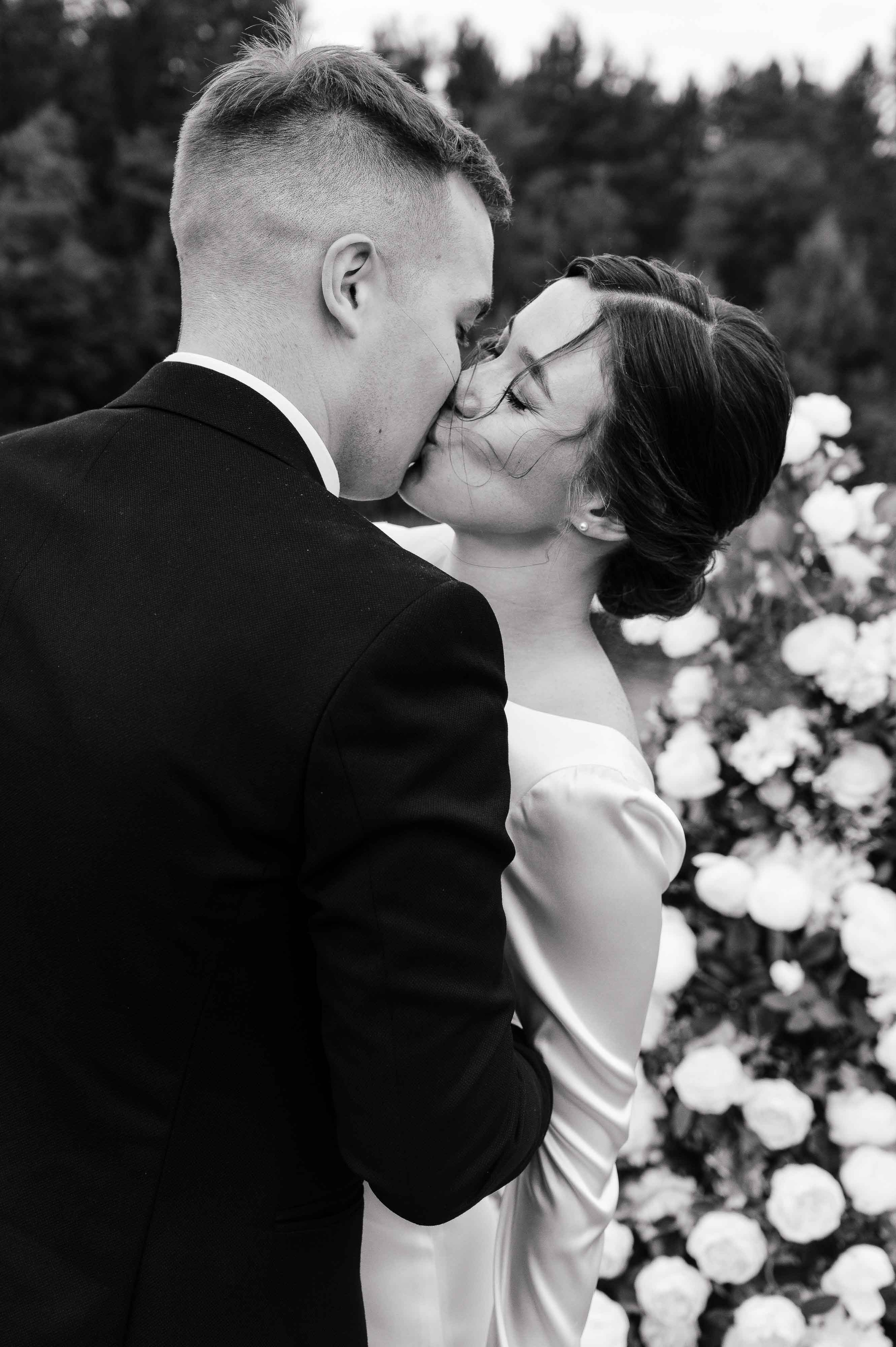 Совместные сборы в отеле. Свадебный и семейный фотограф в Котласе Никита Попов