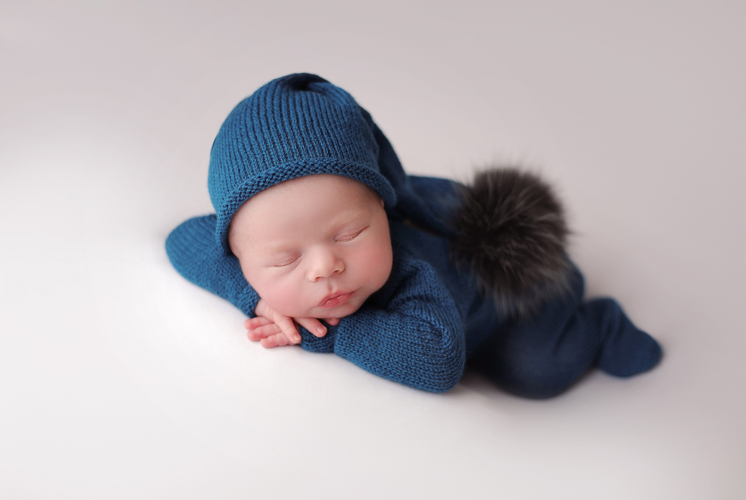 Новорожденные. Детский фотограф новорожденных Москва. годики под ключ. своя студия