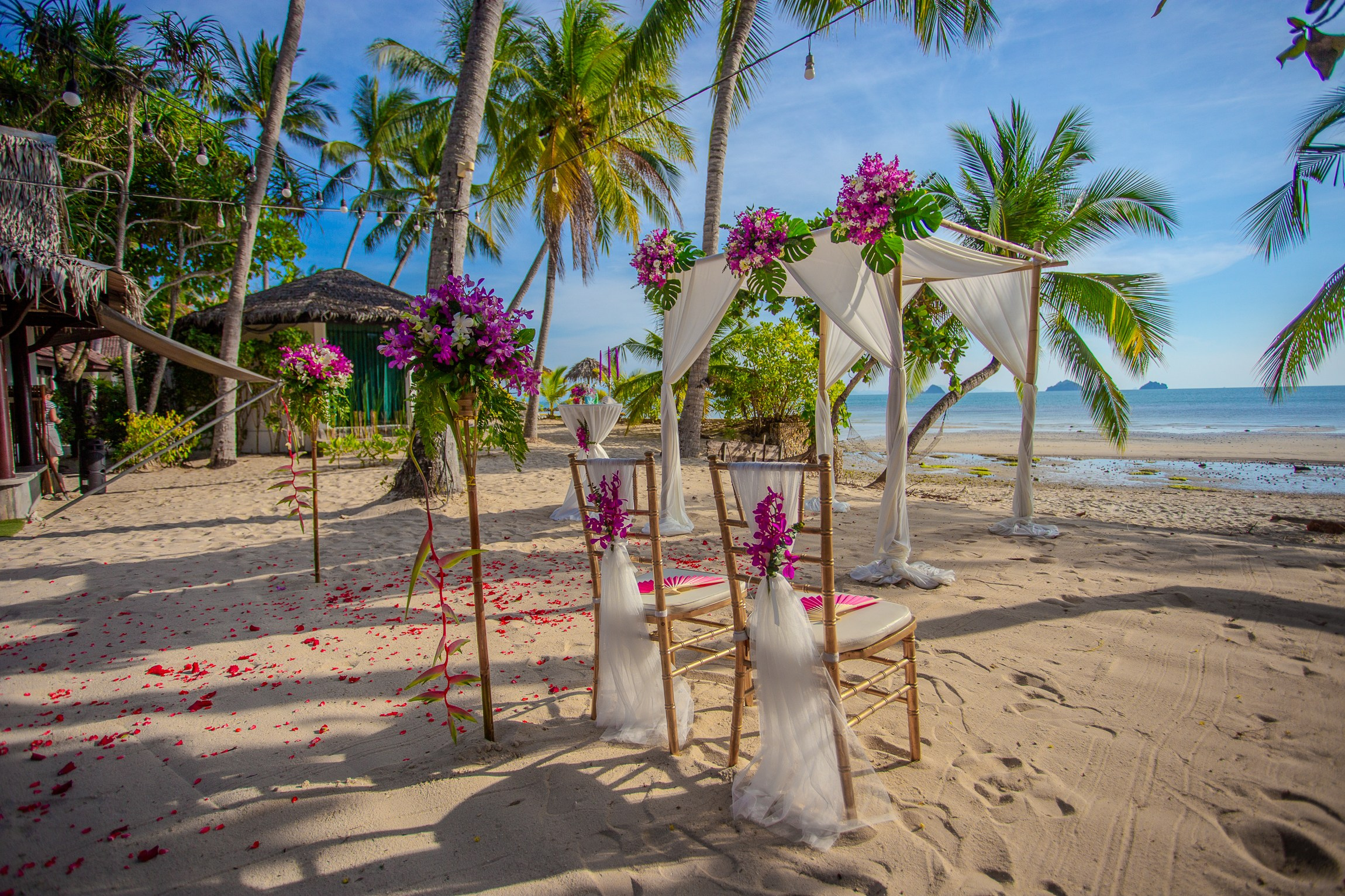 Mariage sur la plage. Mariage à Koh Samui, en Thaïlande. Whatsapp: +66 94 3 650 301