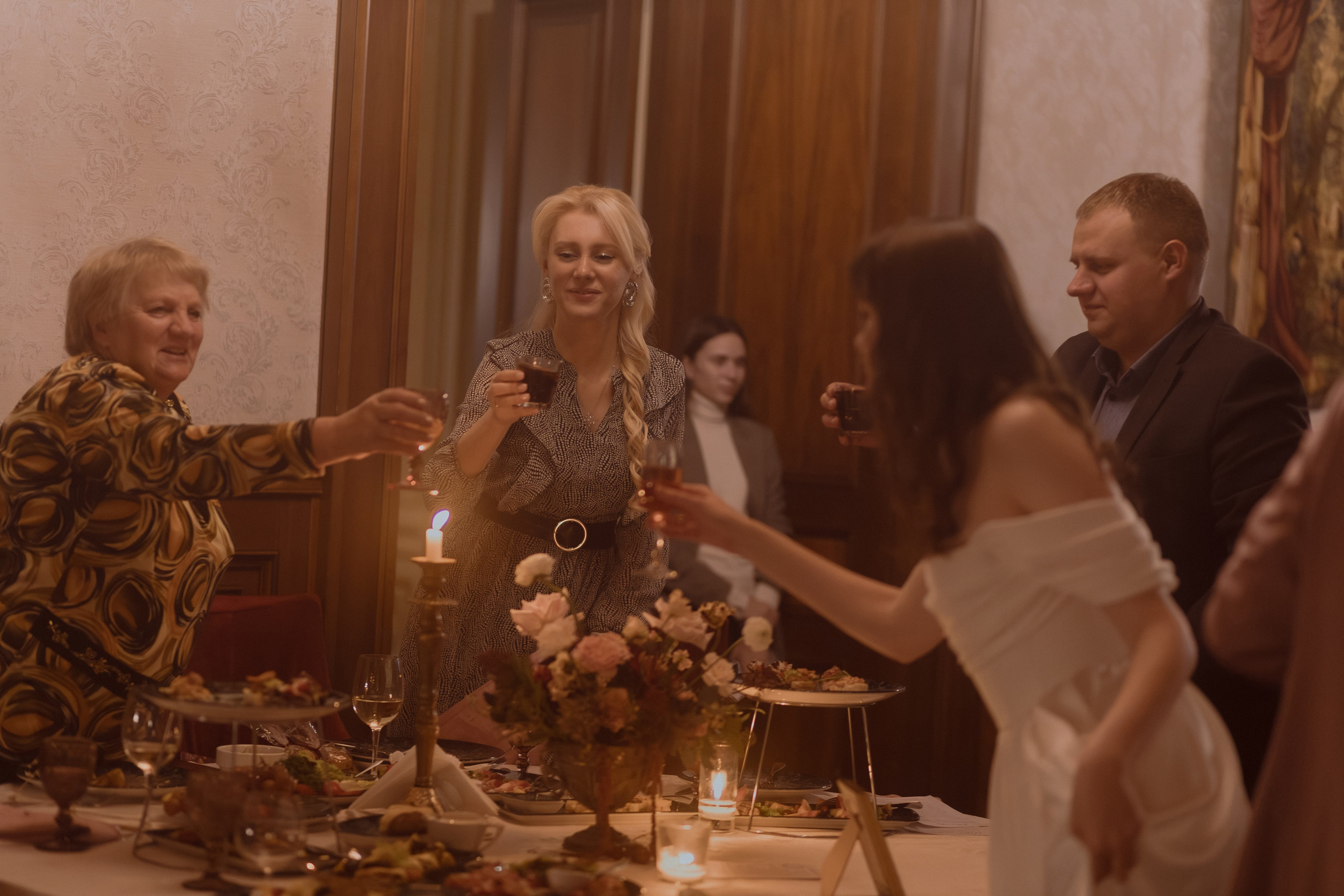 Welcome back to your own dinner party. Фотограф Лия Козловская Минск