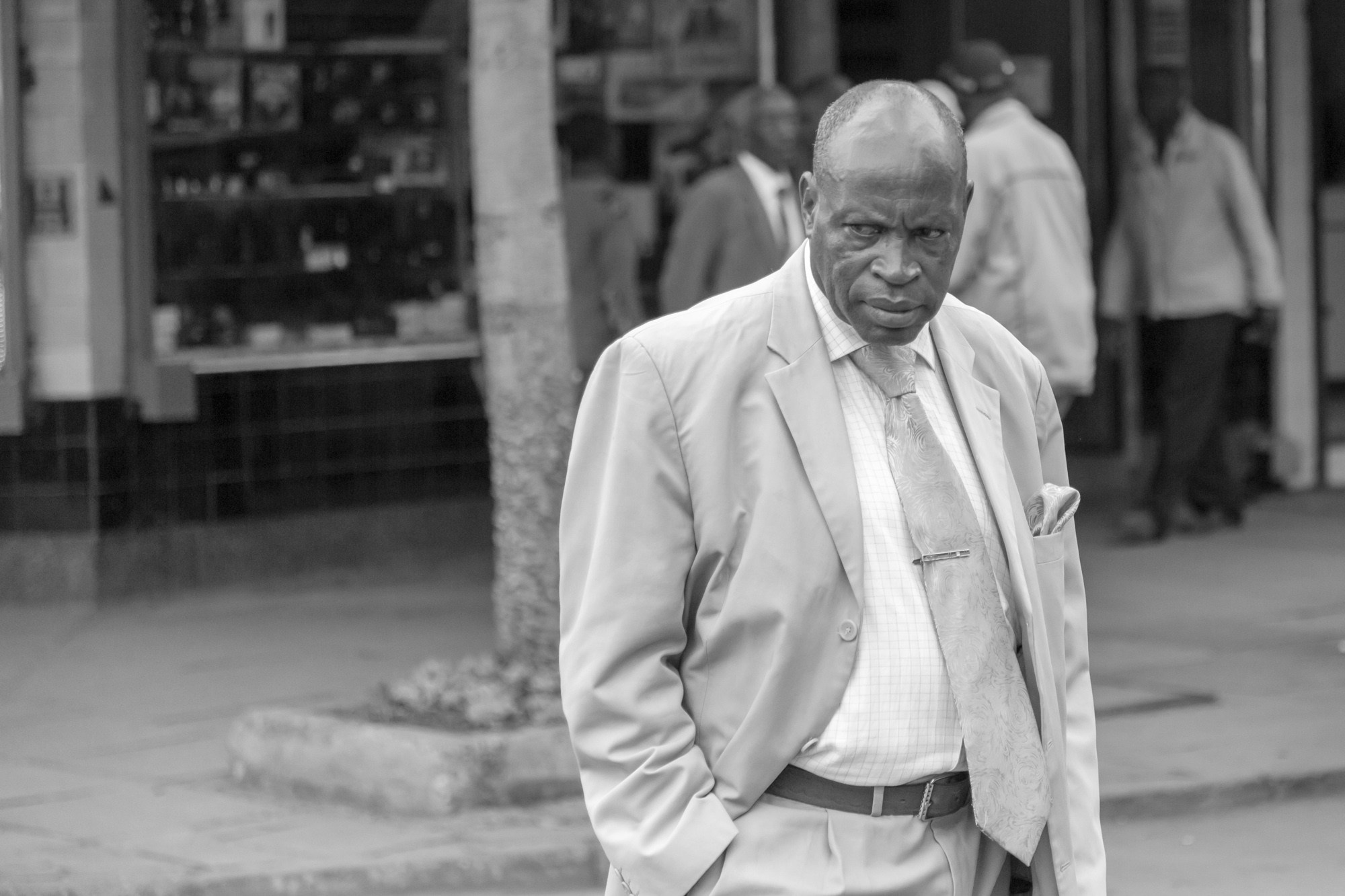 Кения. На обочине дороги. Фотограф Алексей Скоробогатько