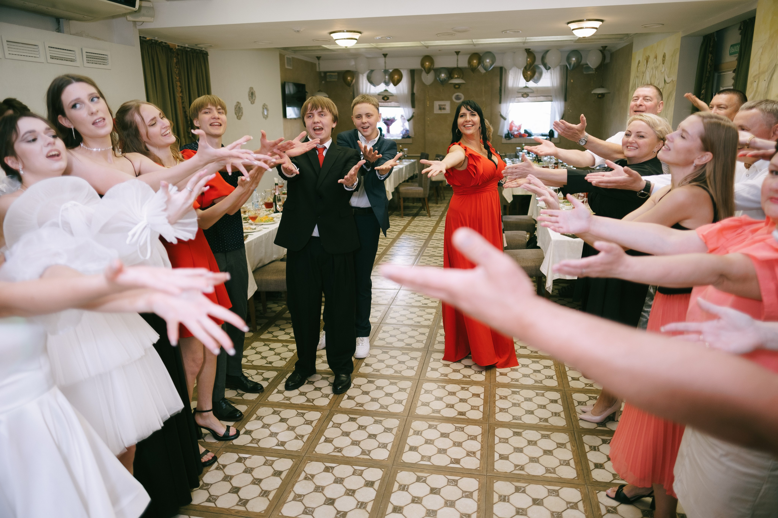 Выпускной школа 33. Свадебный и репортажной фотограф Денис Ожигин в Краснодаре и Краснодарском крае