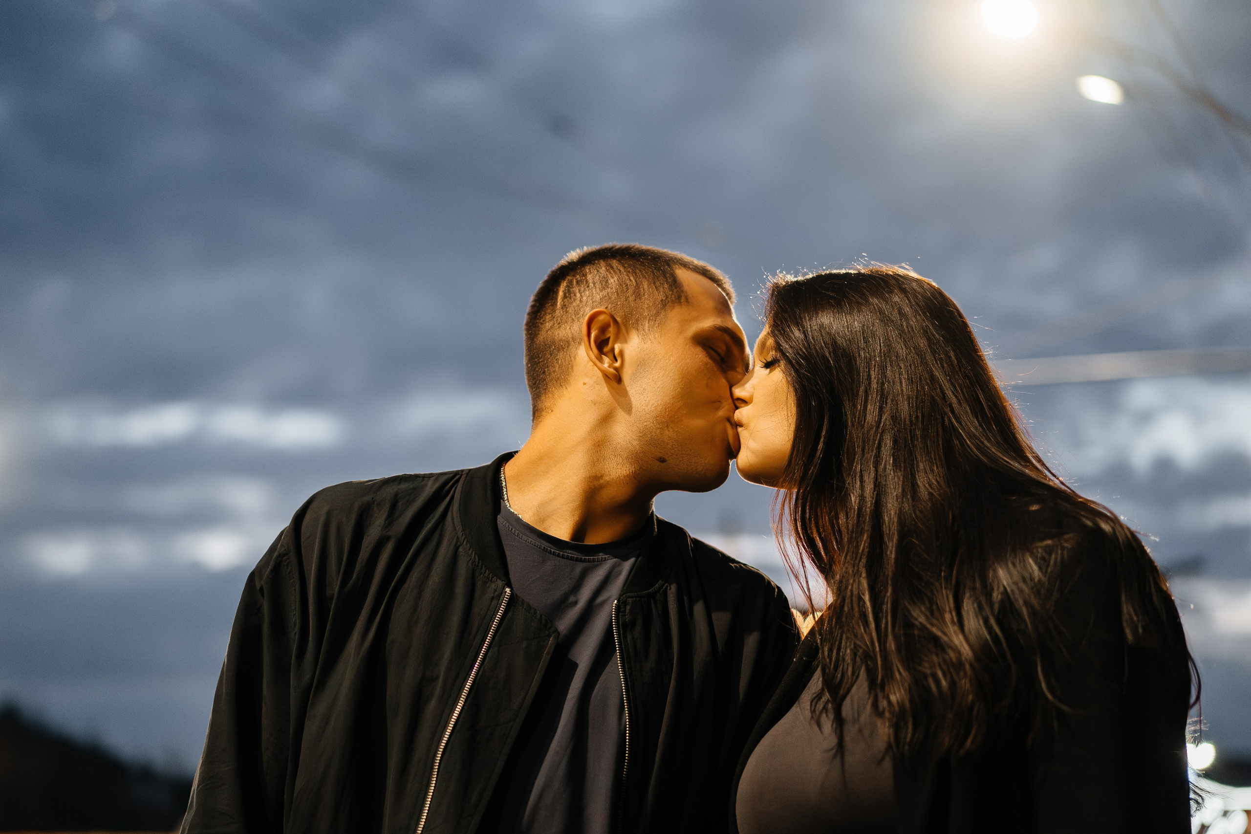 Прогулка по ночному городу. Свадебный фотограф Барнаул Алексей Павлов