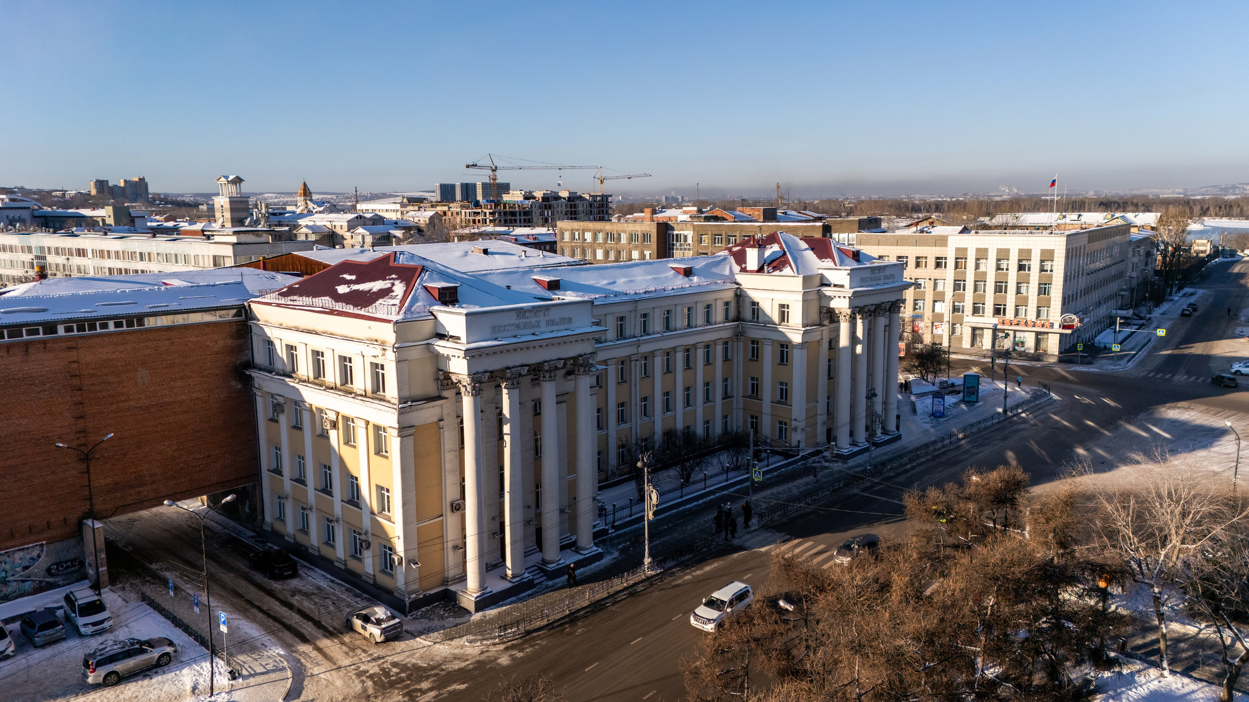Архитектура города. Фотограф, видеограф и пилот дрона на Байкале