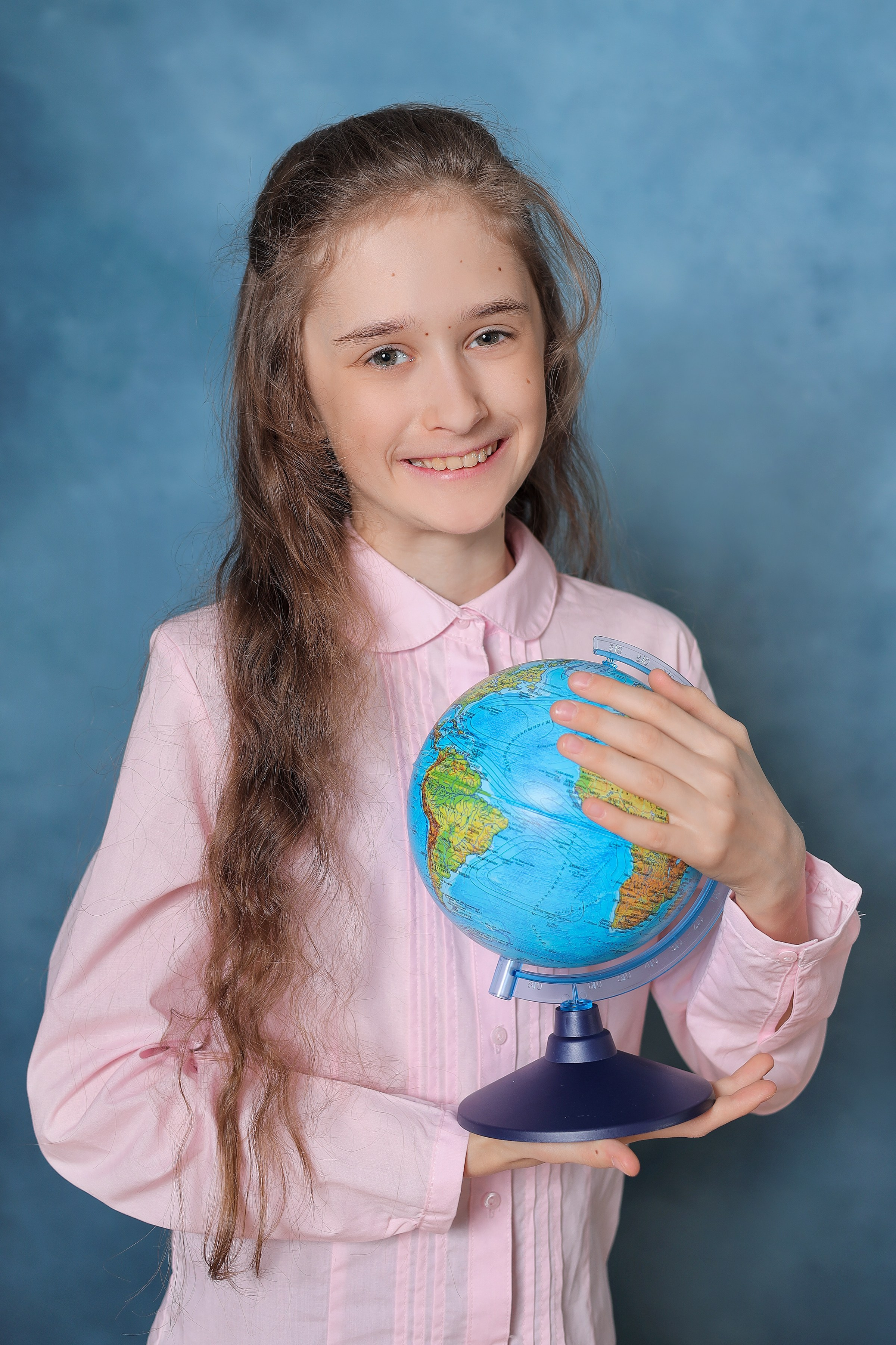 Фон Голубой. Фотостудия «Стремянка».Фотосессии в детских садах и школах