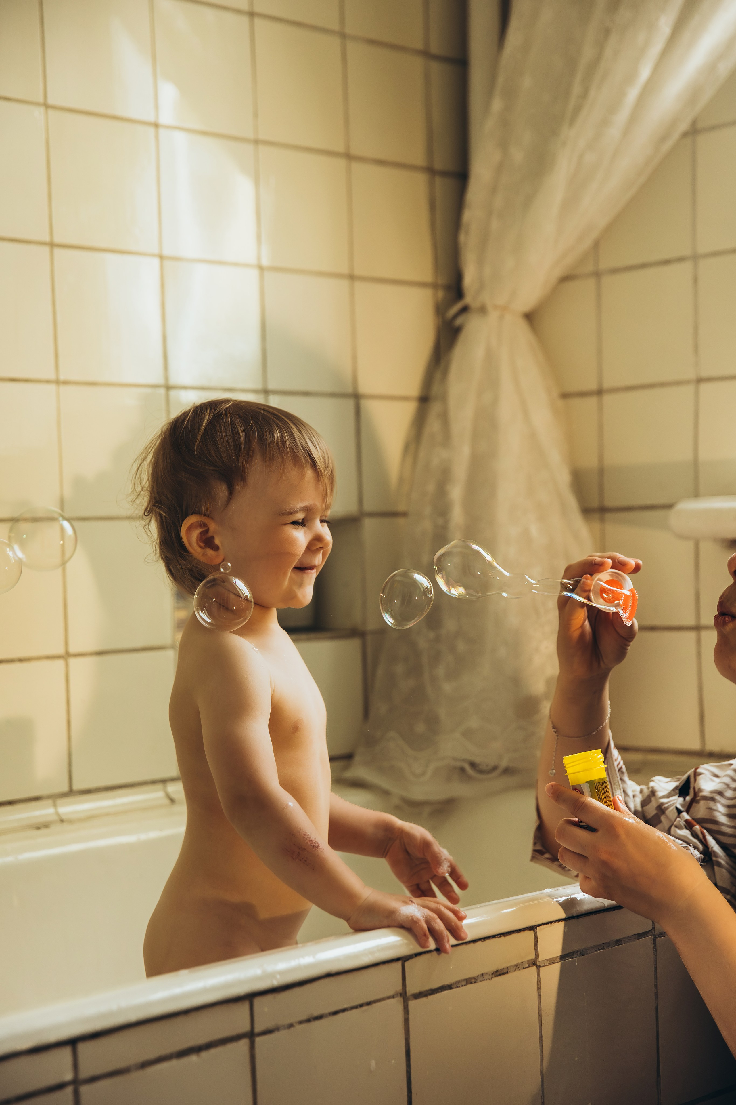 Ванна с пеной. Свадебный и семейный фотограф Москва и Московская область