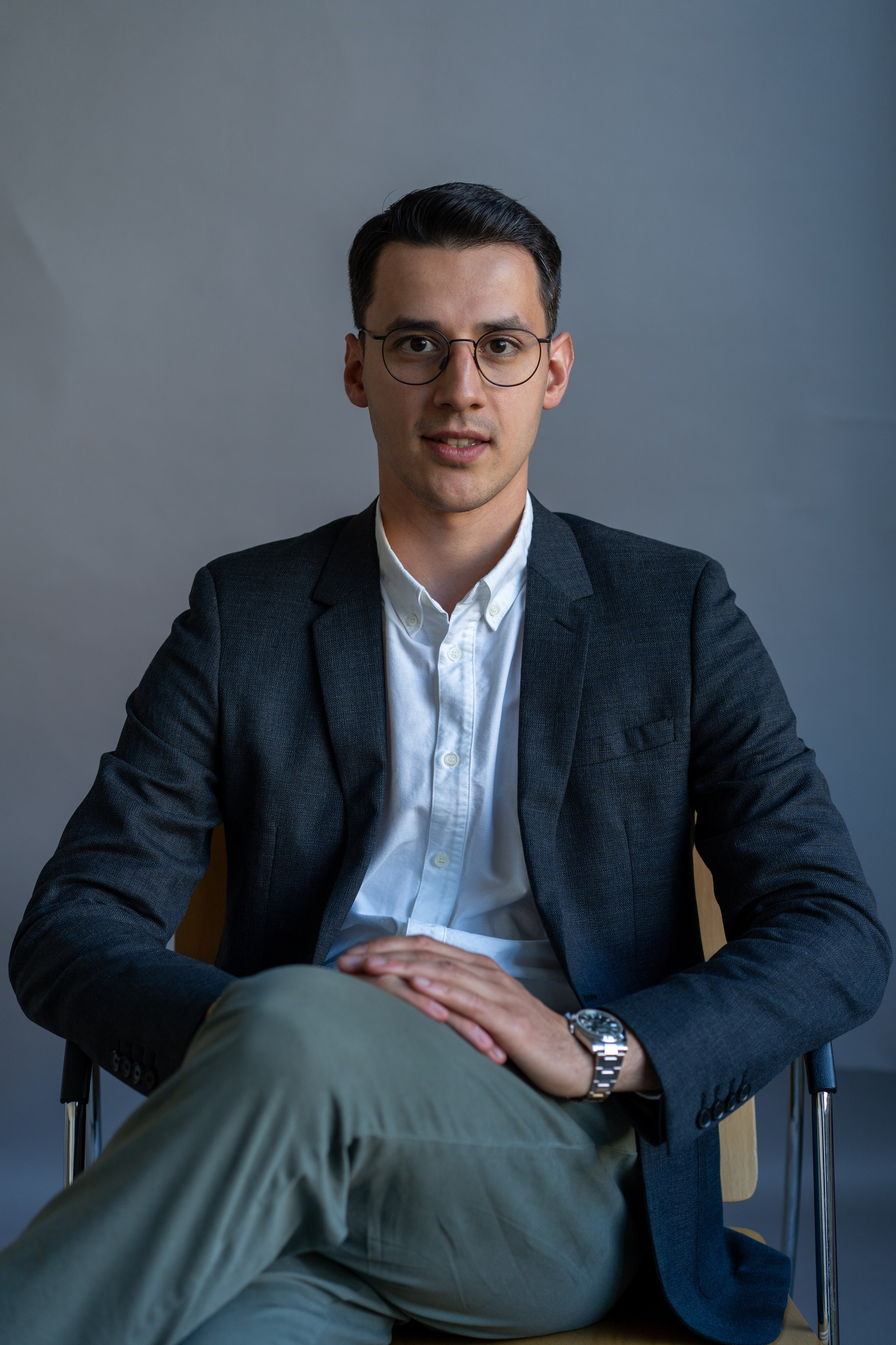 Студийный деловой портрет. Фотограф Елизавета Потешкина