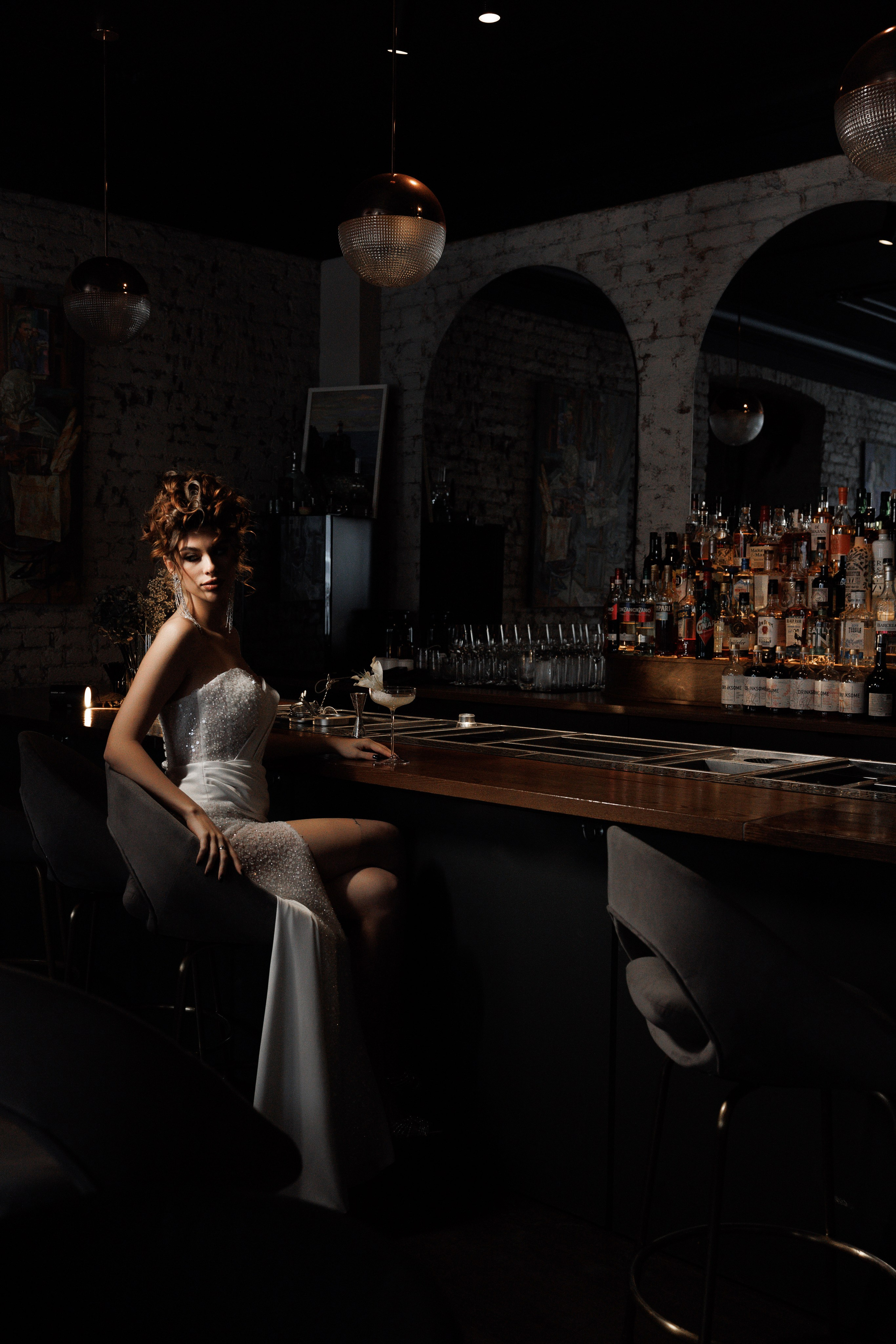 Свадебная серия в баре. Свадебный и семейный фотограф  во Владивостоке Ольга Украинец