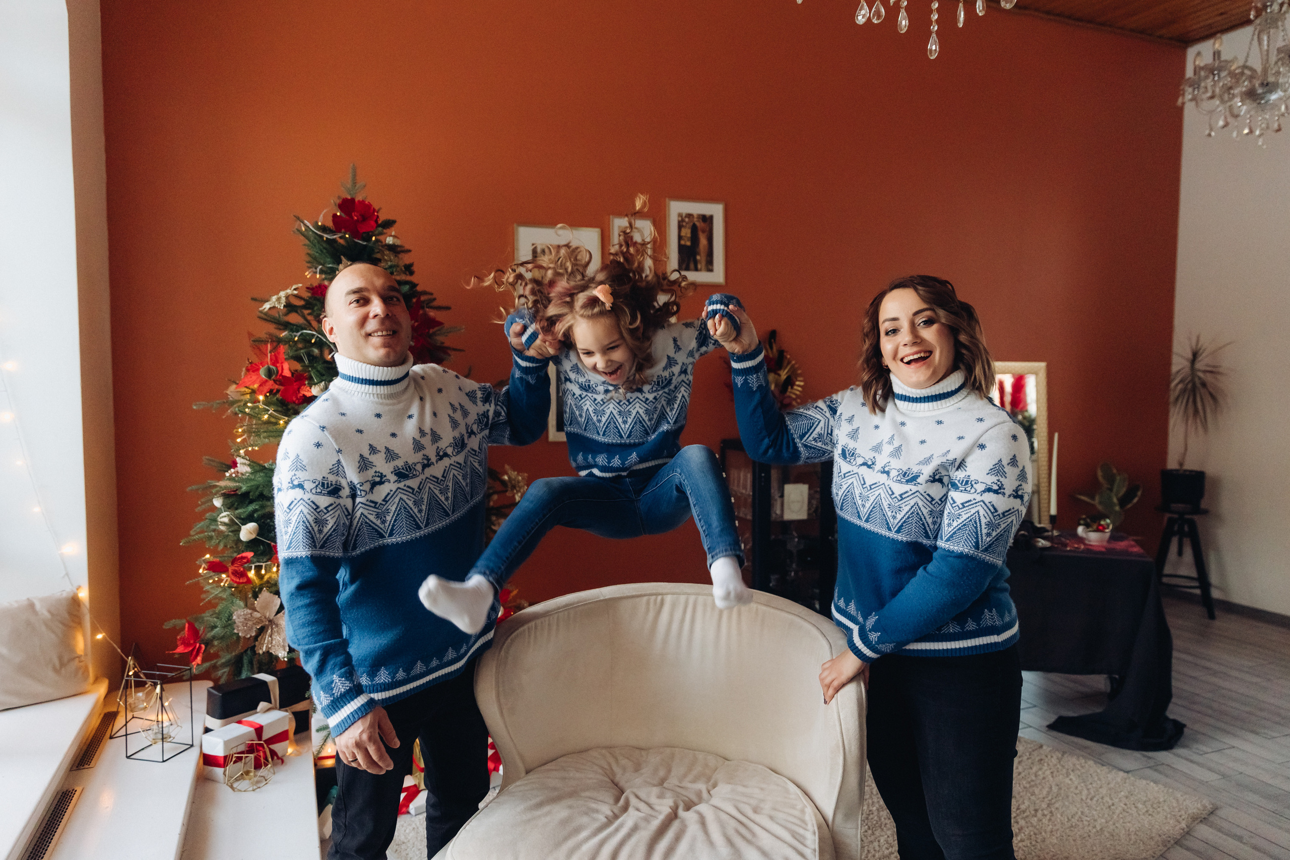 Семейная фотосессия студия Simple. Свадебный и семейный фотограф в Улан-Удэ