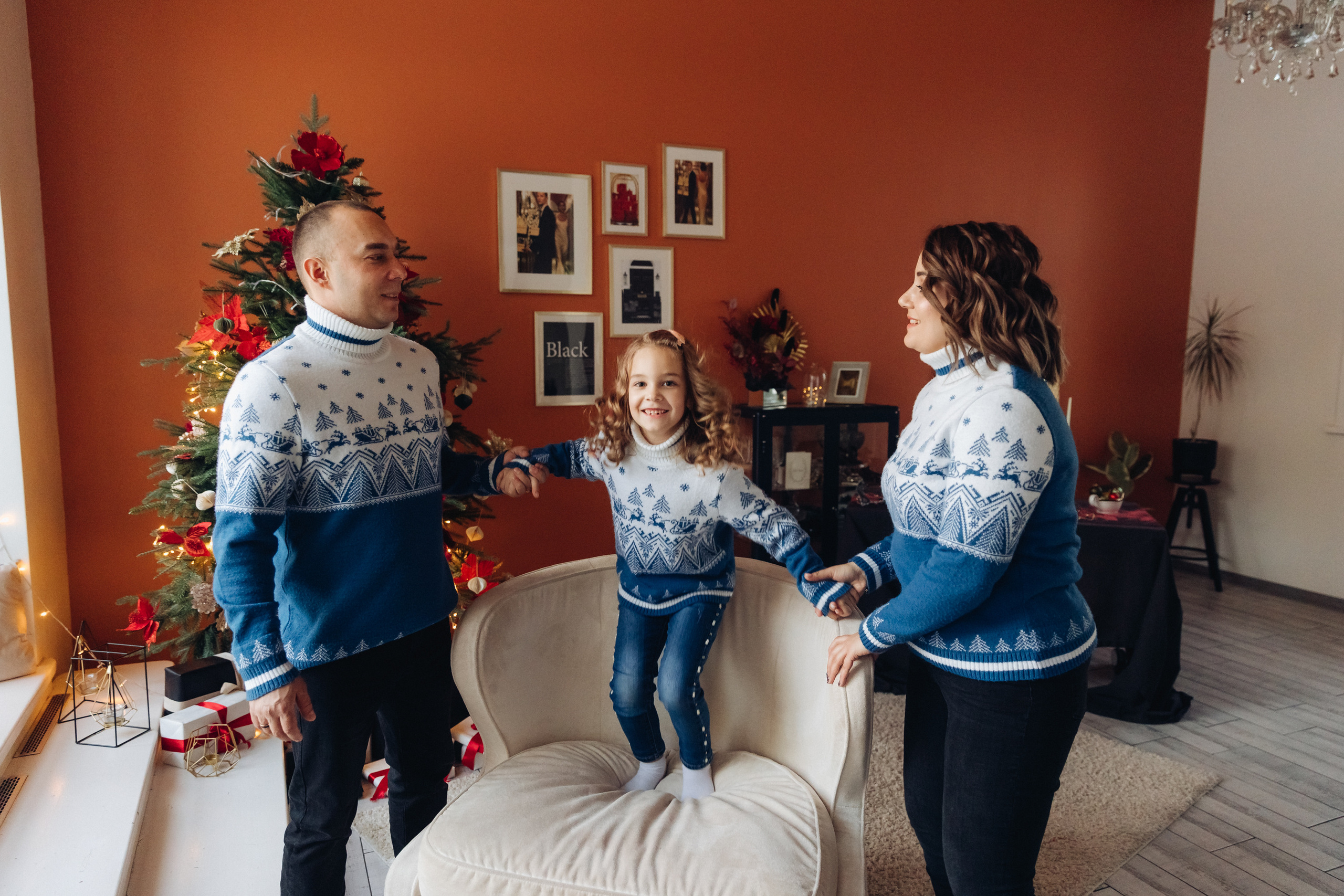 Семейная фотосессия студия Simple. Свадебный и семейный фотограф в Улан-Удэ