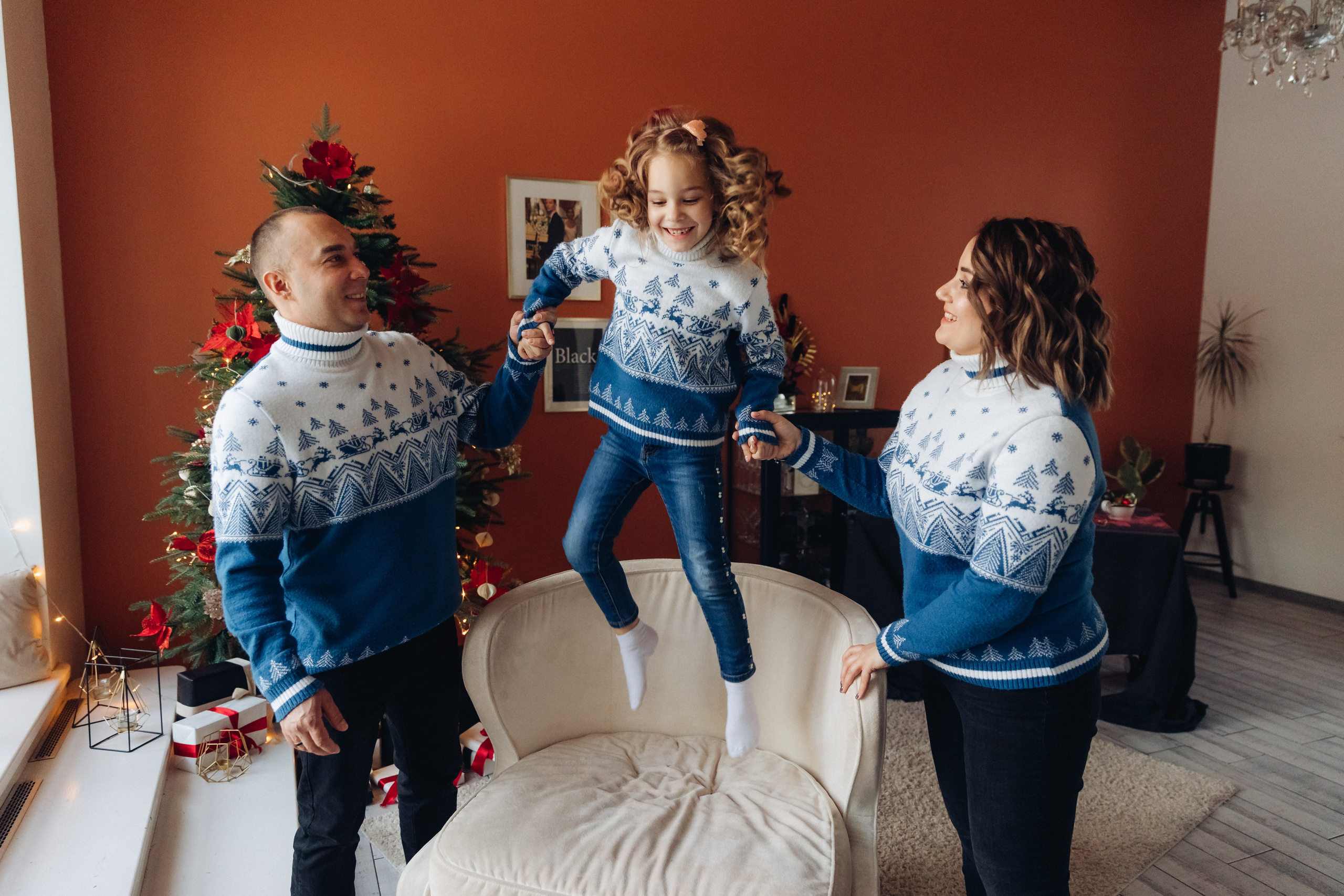 Семейная фотосессия студия Simple. Свадебный и семейный фотограф в Улан-Удэ