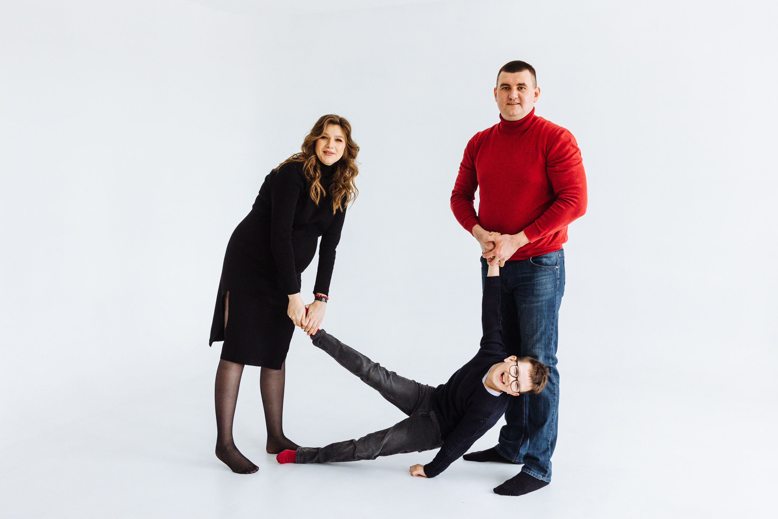 Семейная фотосессия студия Stories. Зал Воздух. Свадебный и семейный фотограф в Улан-Удэ