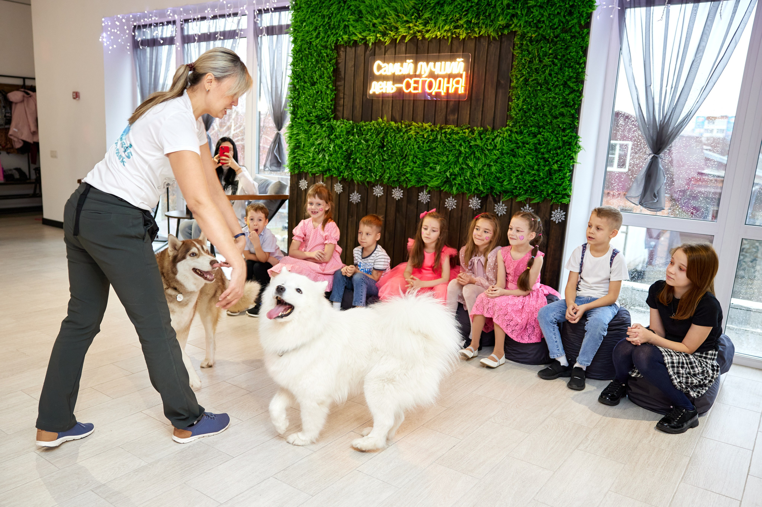 Студия праздников. Разножанровый Фотограф в Омске Артём Руднев