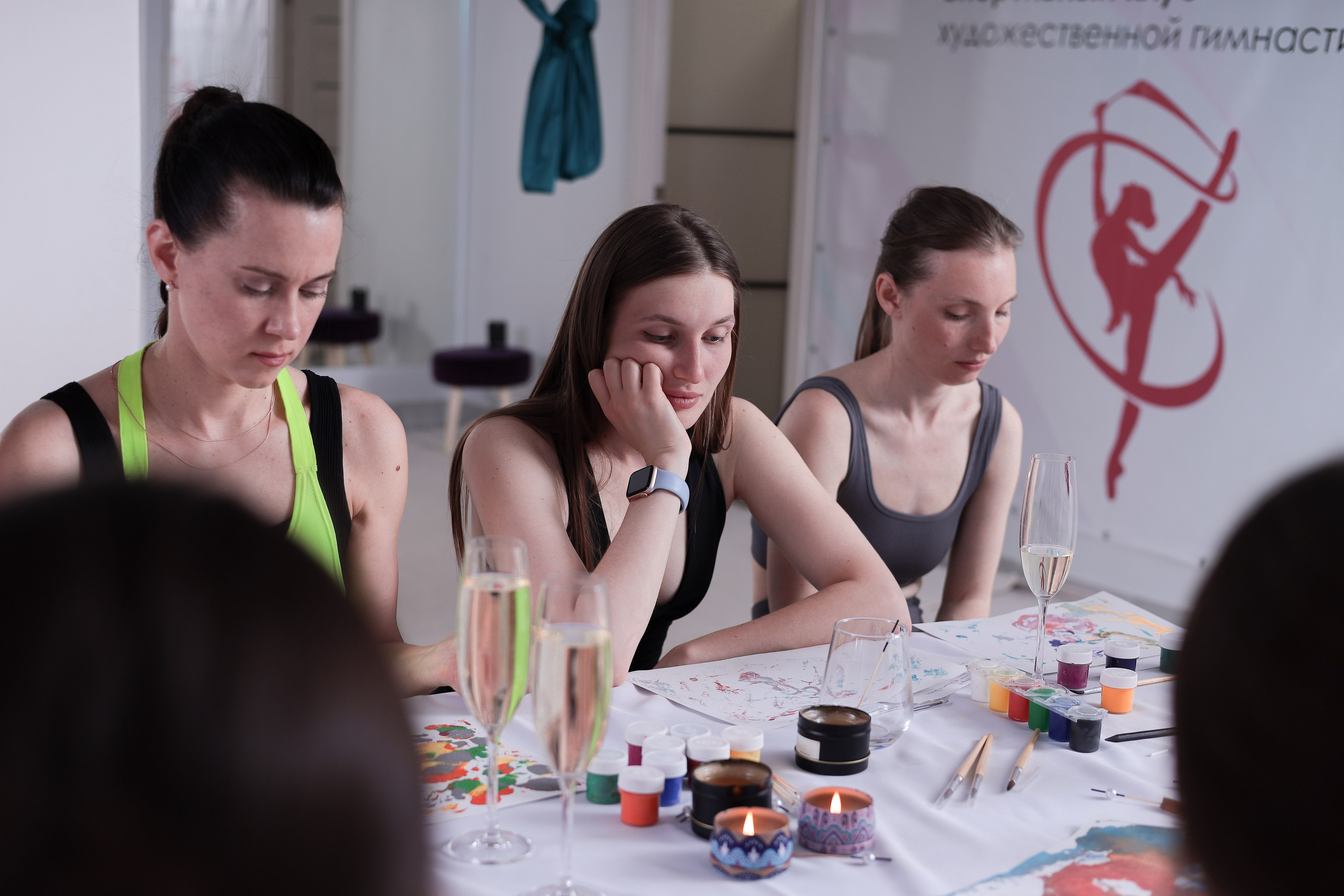 Арт-терапия + аэройога. Фотограф Надршина Лилия