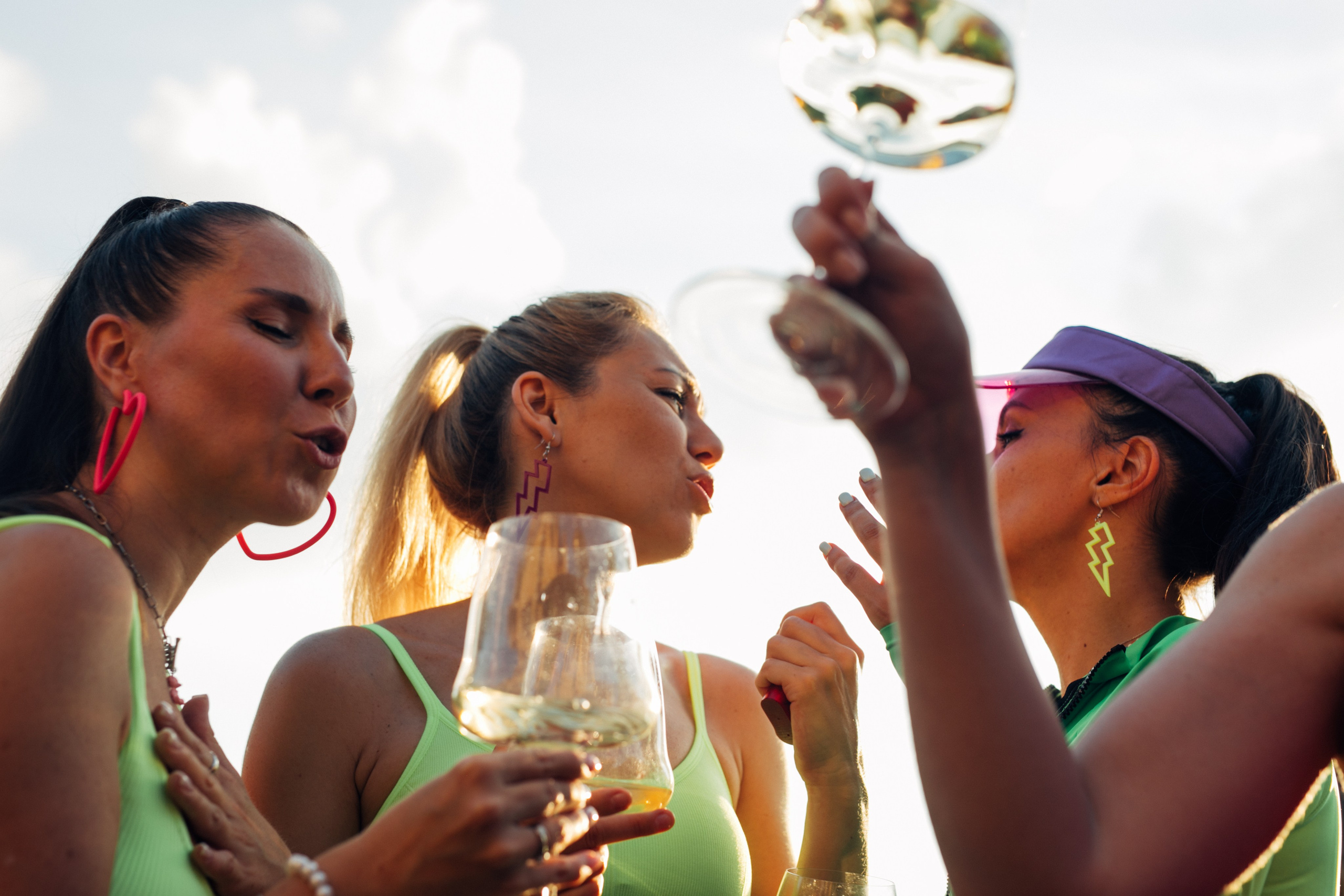 Анонс: GIRLS GIRLS GIRLS. Фотограф Наташа Румянцева