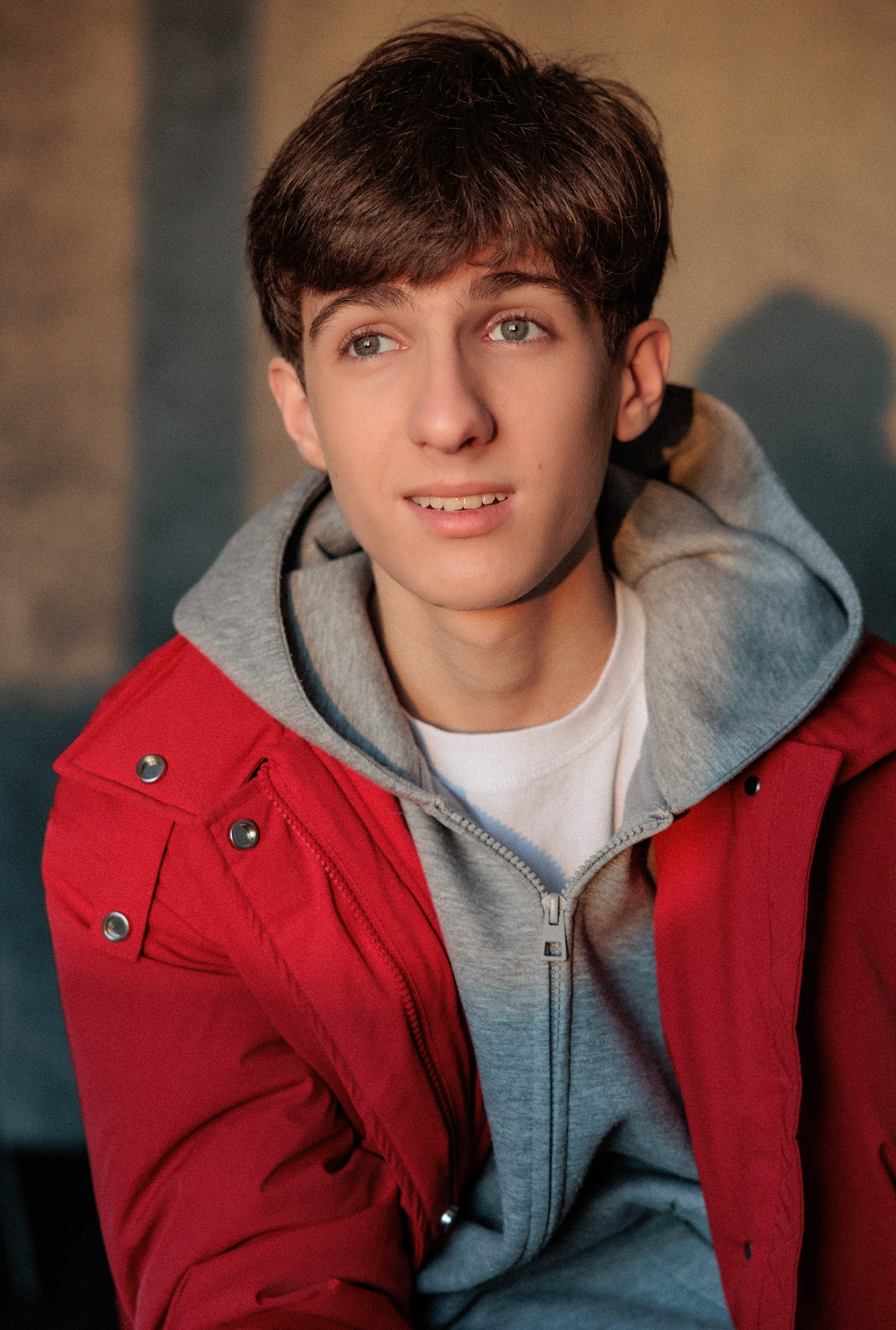 АРТЁМ. Я фотограф из Москвы к Вашим услугам