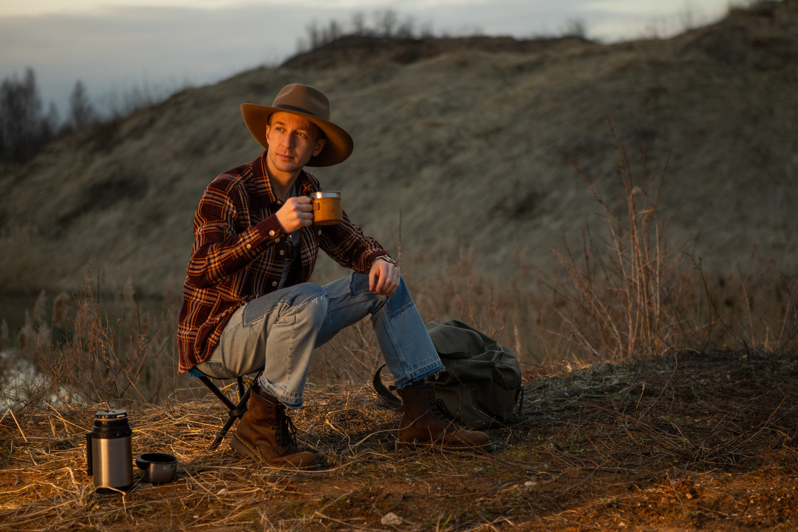 Мужская фотосессия на природе в Подмосковье. Атмосферный мужской портрет