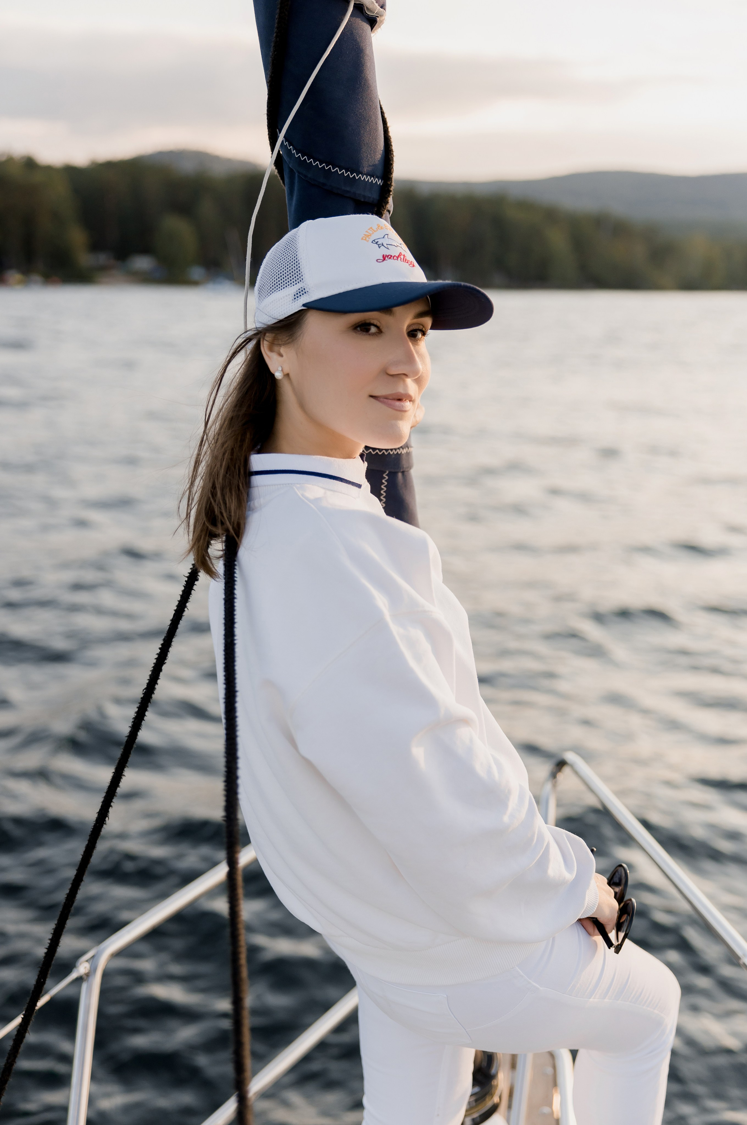 Анастасия, съёмка на яхте. Свадебный и портретный фотограф в Миассе Филиппенко Дарья
