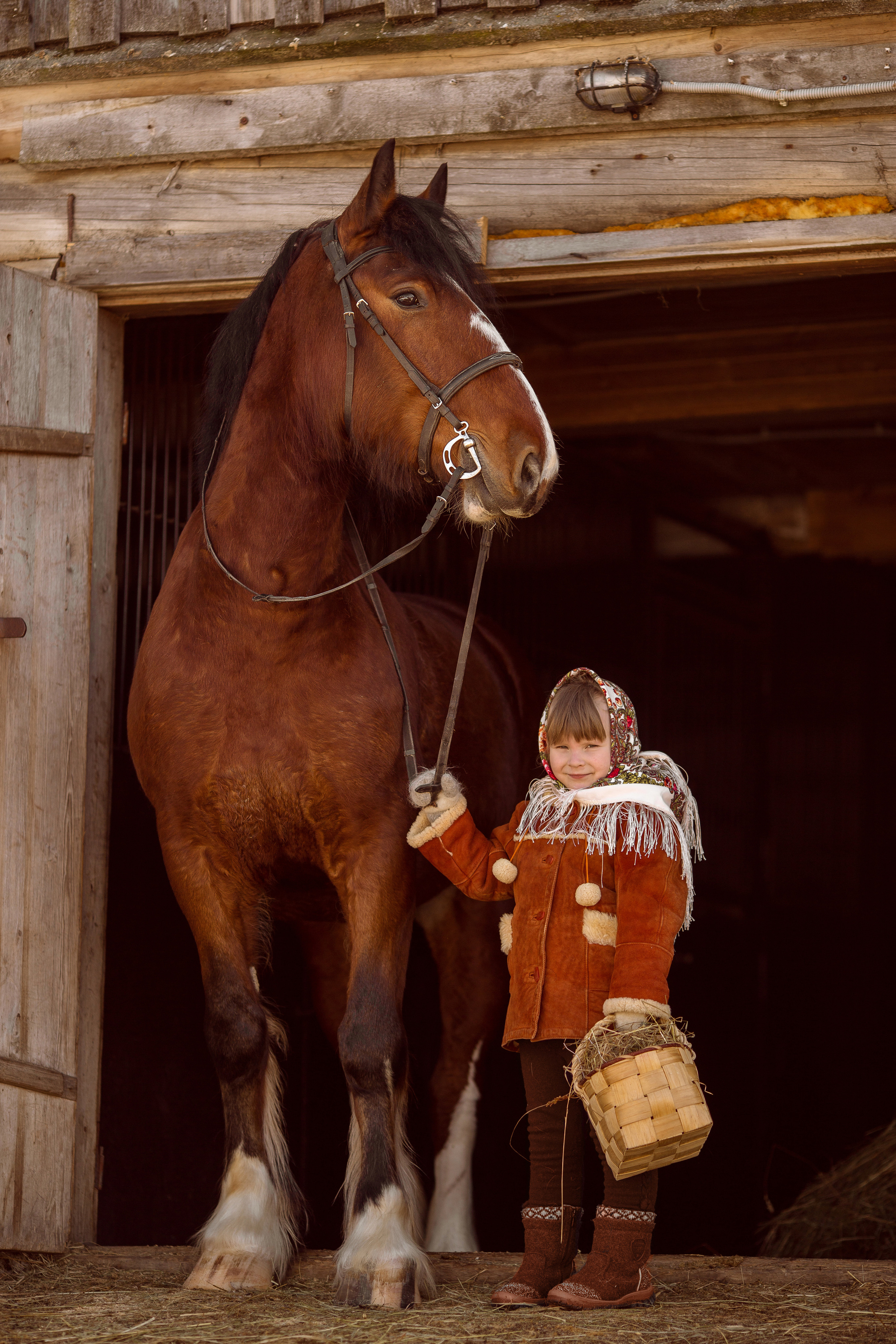 Детские фото с лошадью в русско-народном стиле