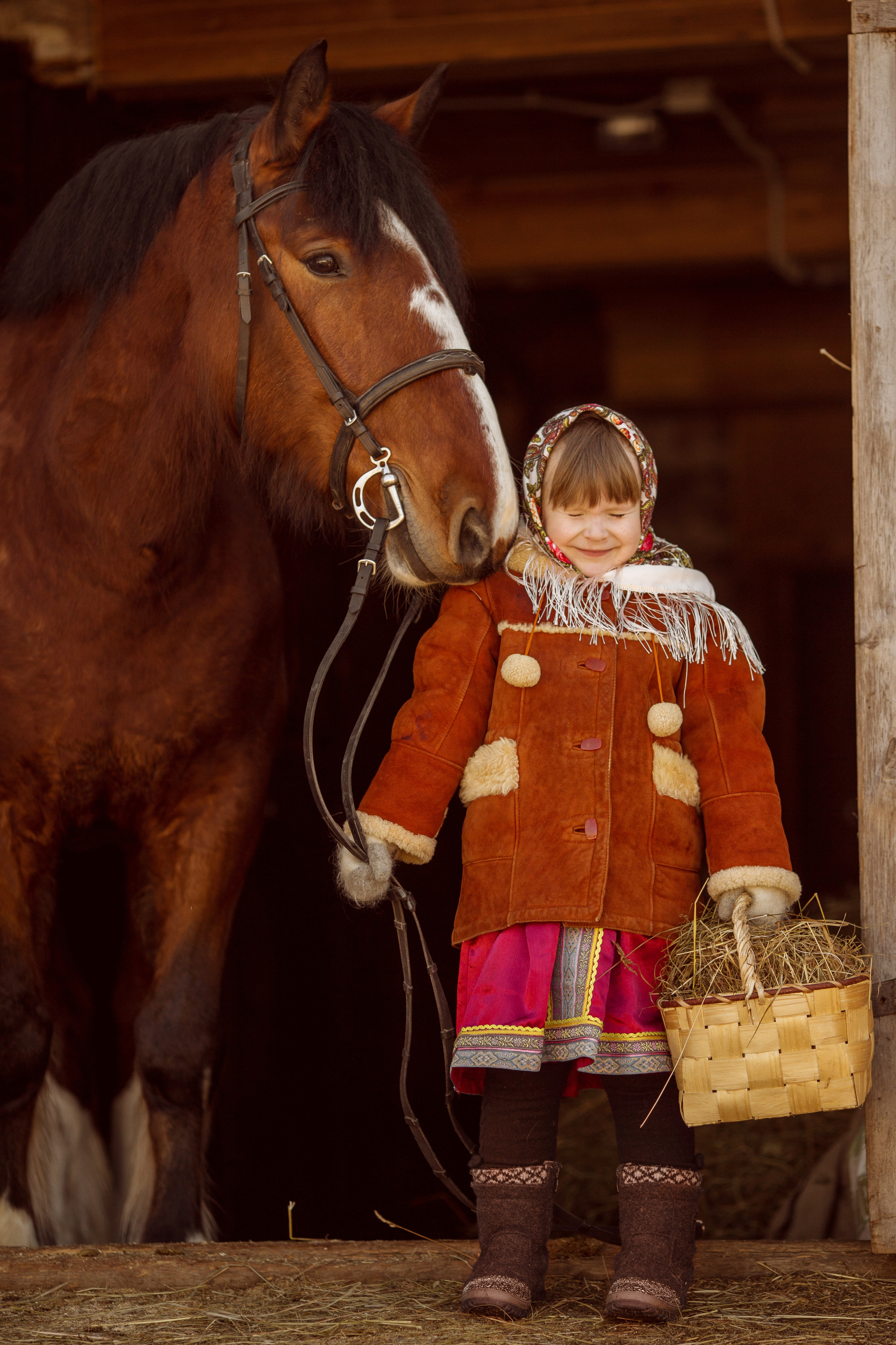 Детские фото с лошадью в русско-народном стиле