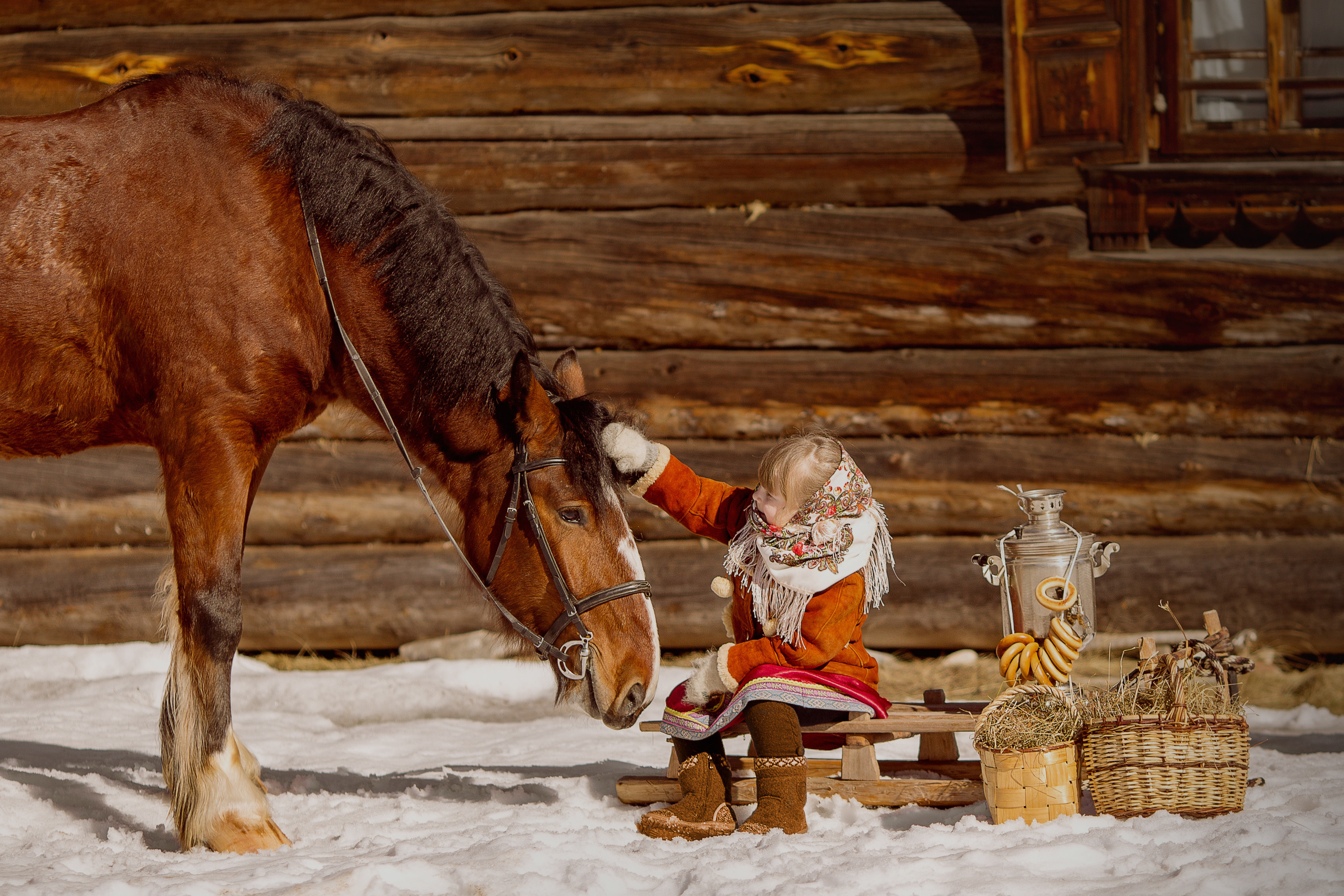 Детские фото с лошадью в русско-народном стиле
