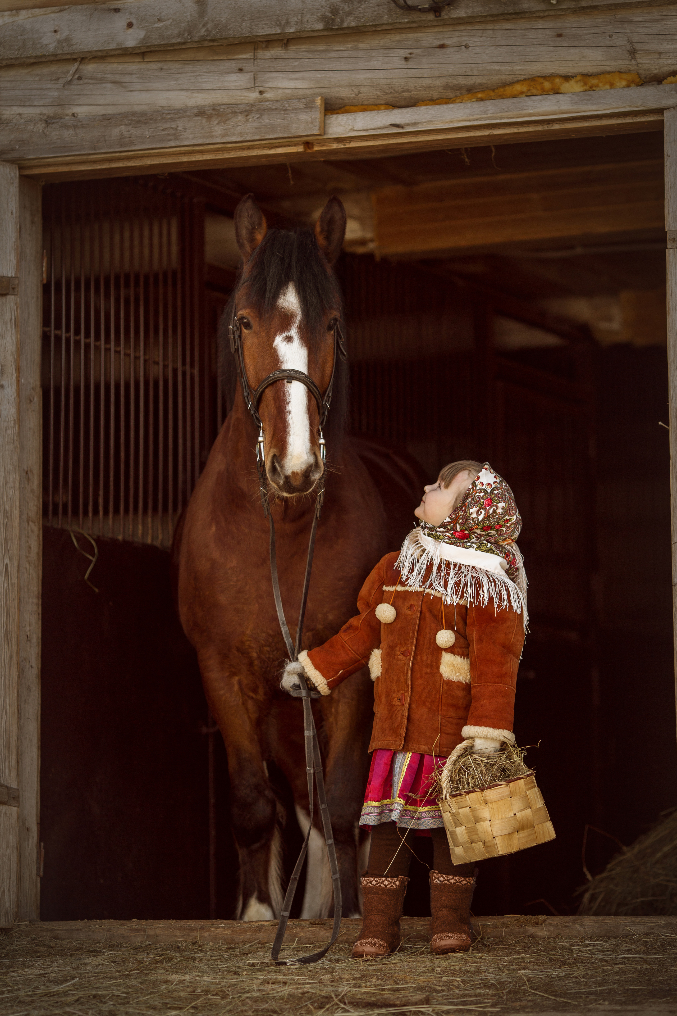 Детские фото с лошадью в русско-народном стиле