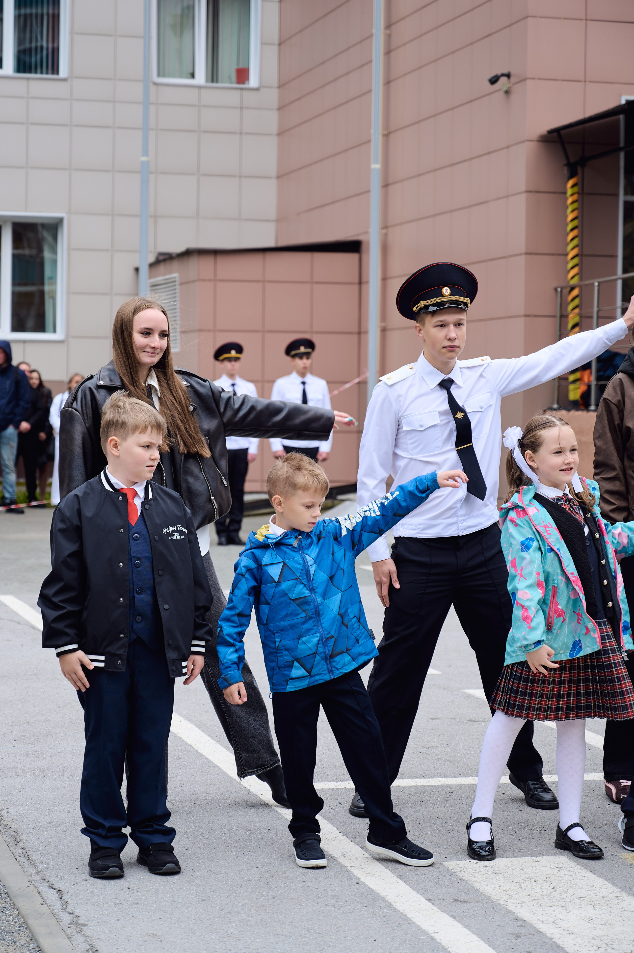 Линейка 1 сентября. Свадебный фотограф из Новосибирска Рафаэль