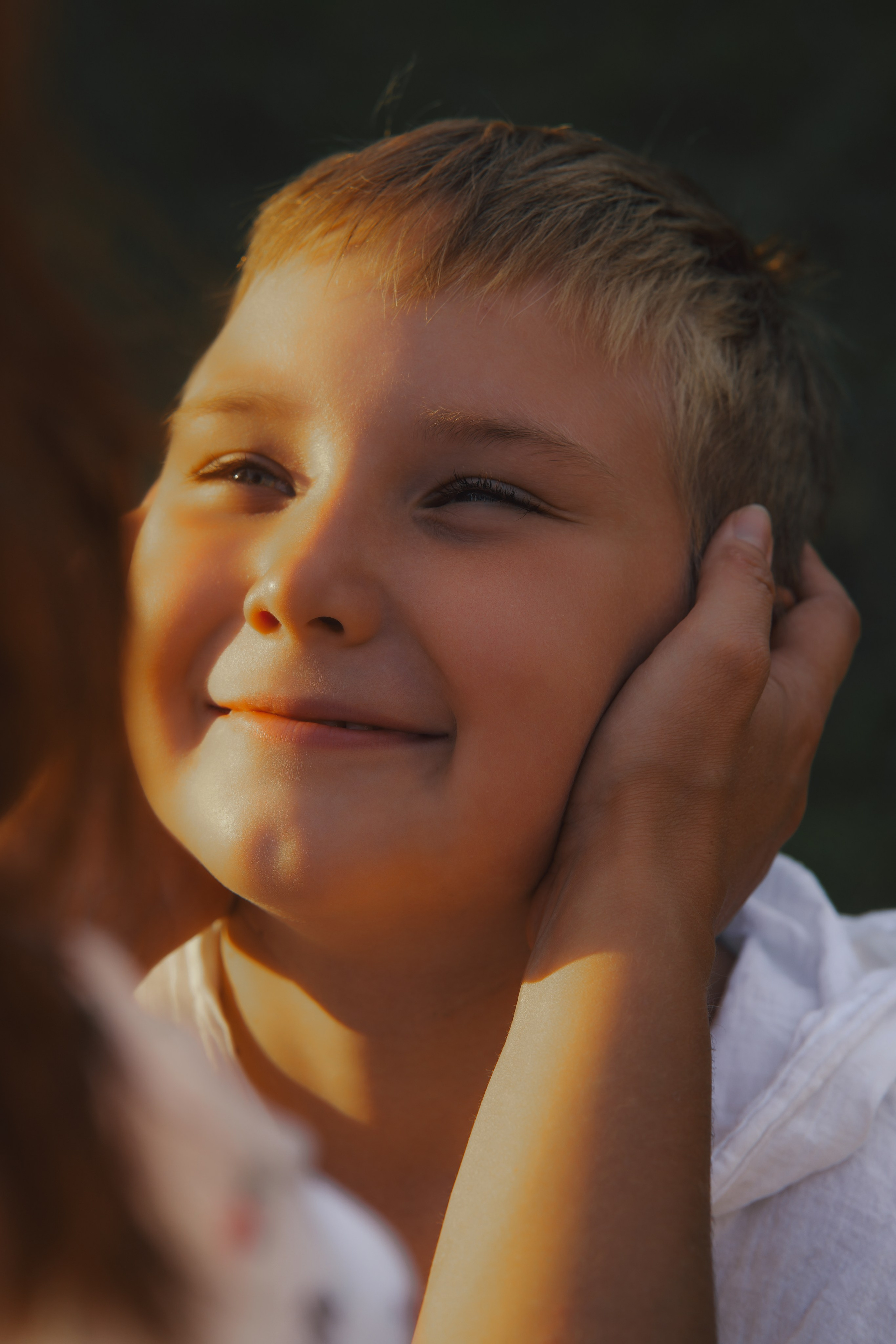 У дома. Фотограф Мария Зайчик