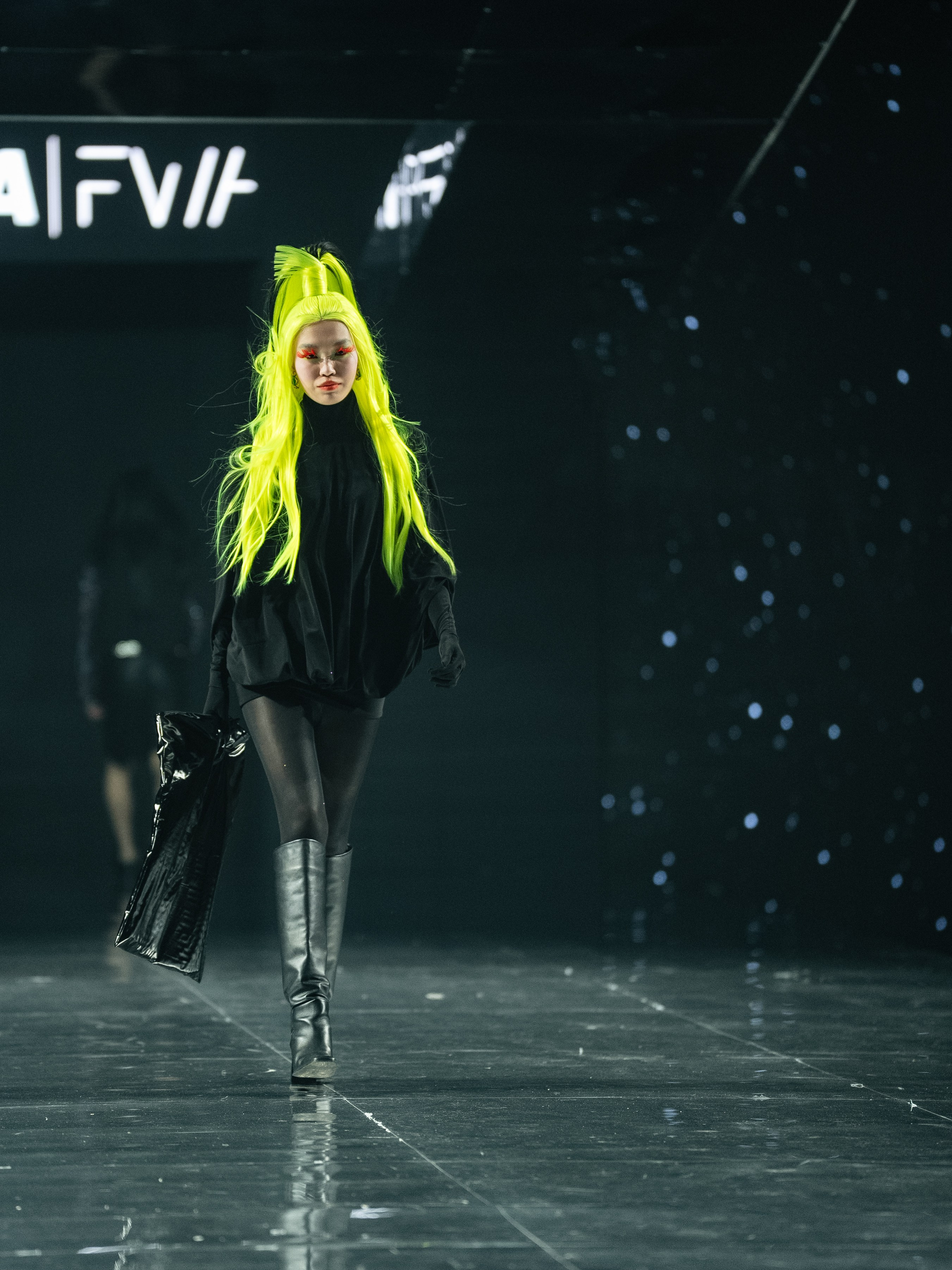 Visa Fashion Week YESYES. Сайт Алматинского НЮ АРТ, будуар и фэшн фотографа Дениса Карпенко