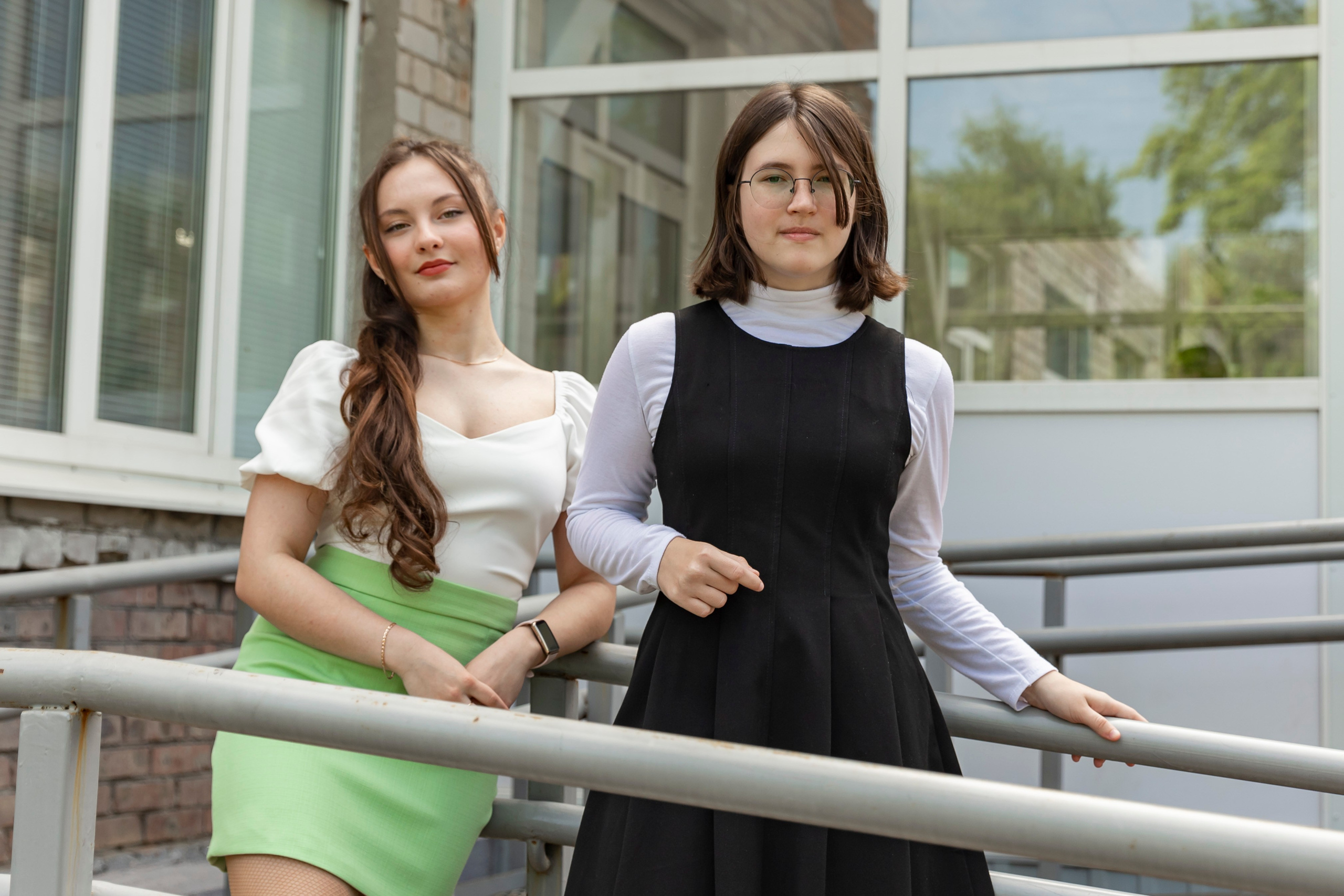 Фотосъемка 9 класс. Свадебный фотограф Марина Суворова и видеооператор Олег Петров