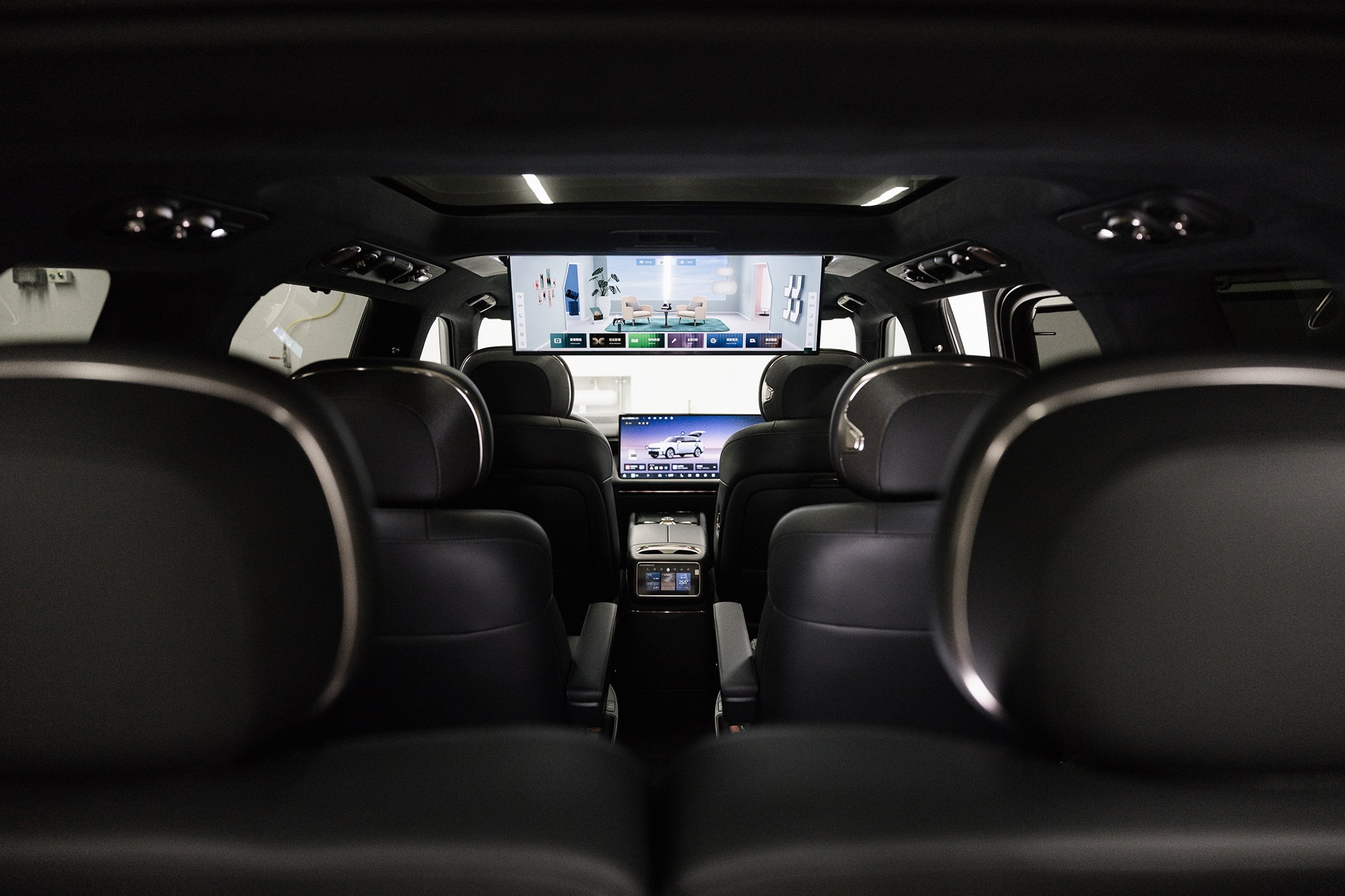 Lynk & Co 900 Ultra 2,0hyb 4WD AT (734 л. с.). Автосалон «Х-Авто»