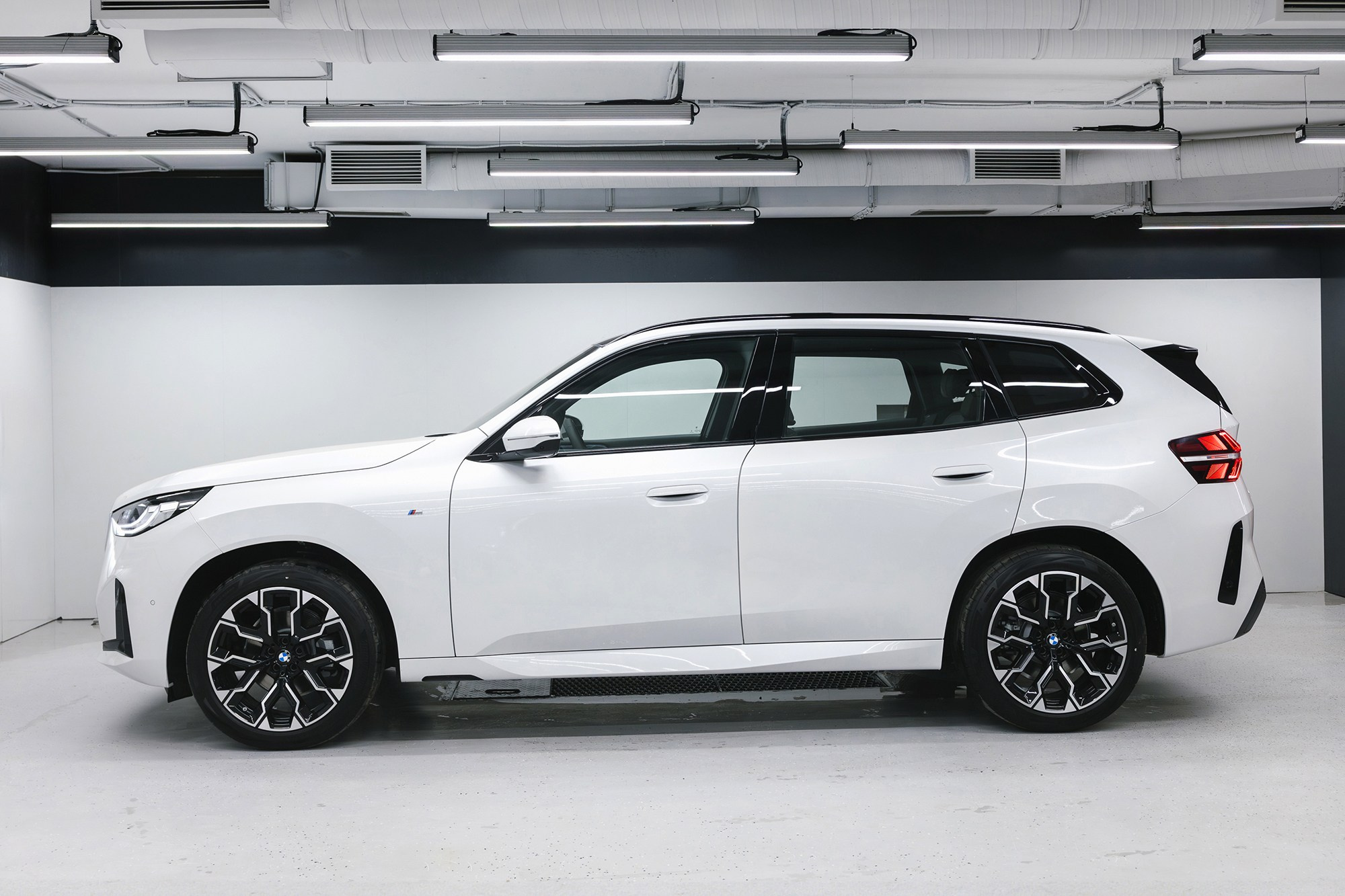 BMW X3 White G45. Новые автомобили